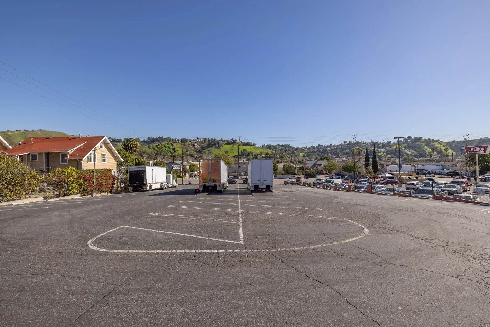 WESTWOOD LOT FOR PARKING AND BASECAMP: Westwood  Westwood social club lot, ideal for parking, basecamp, truck staging, crew parking, and filming.