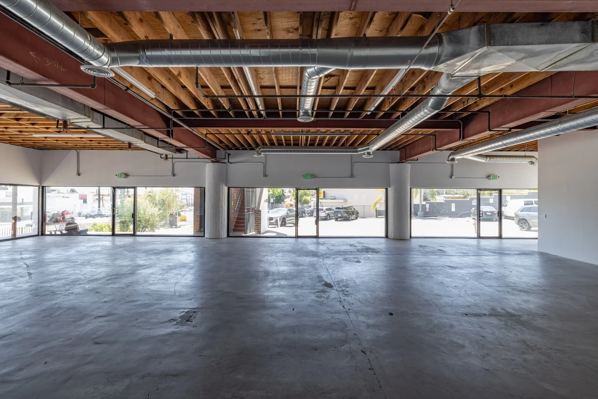  POP-UP SHOP FOR INFLUENCERS #1: West Hollywood  West Hollywood pop-up store, ideal for product launches, brand activations, pop-up retail, and filming.