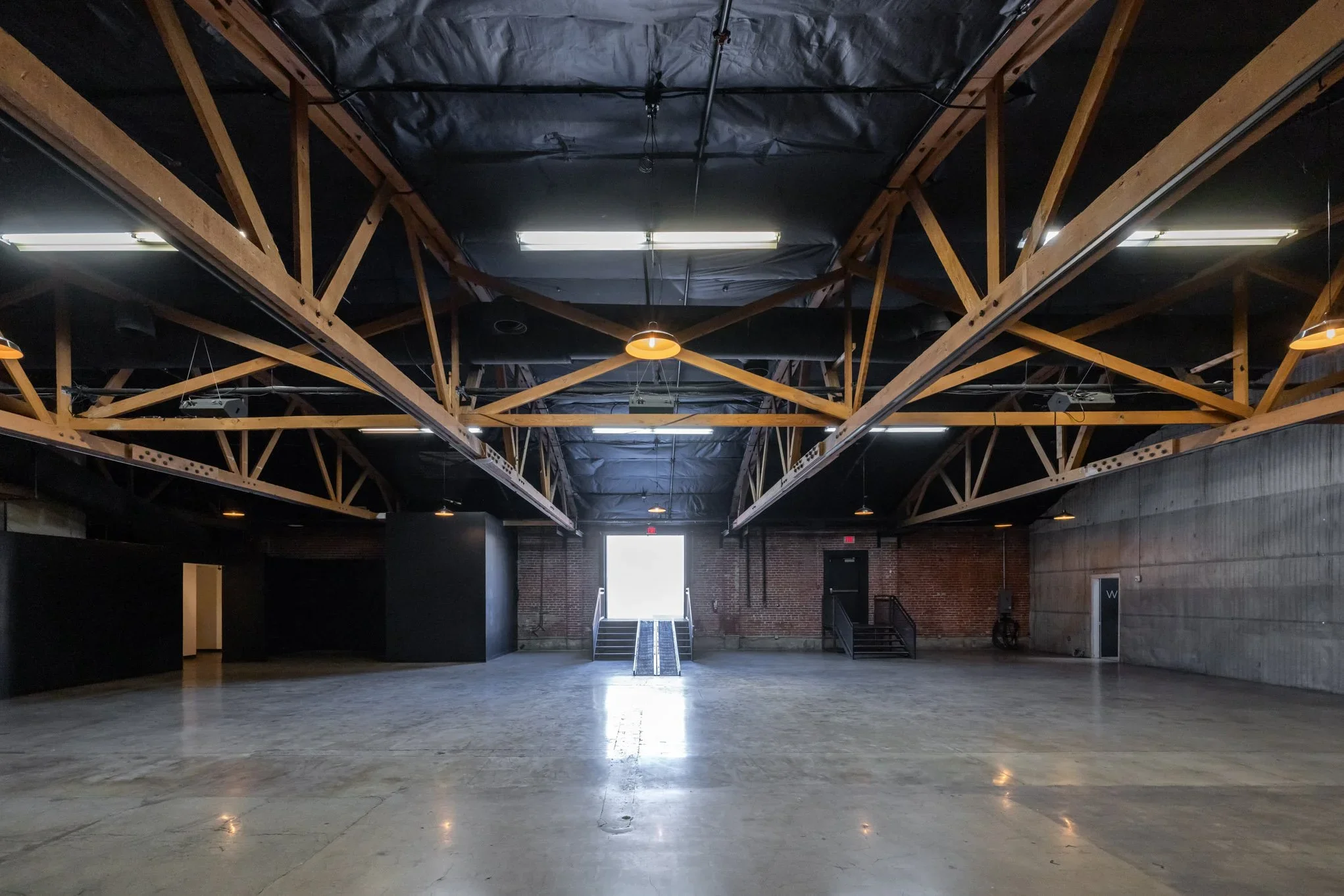  BOW-TRUSS STUDIO CAMPUS FOR LARGE EVENTS #8: Hollywood  Hollywood bow-truss studio campus, ideal for large events, filming, concerts, and product launches, with parking.