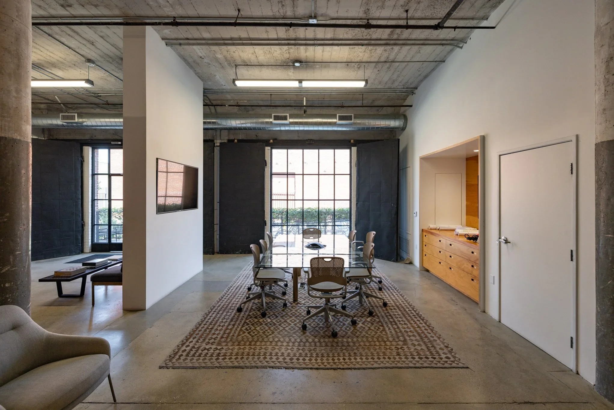  COMPACT MULTI-SET OFFICE FOR COMMERCIALS #31: Boyle Heights  Boyle Heights compact multi-set office, ideal for commercials, filming, photo shoots, tv shows, and feature films.