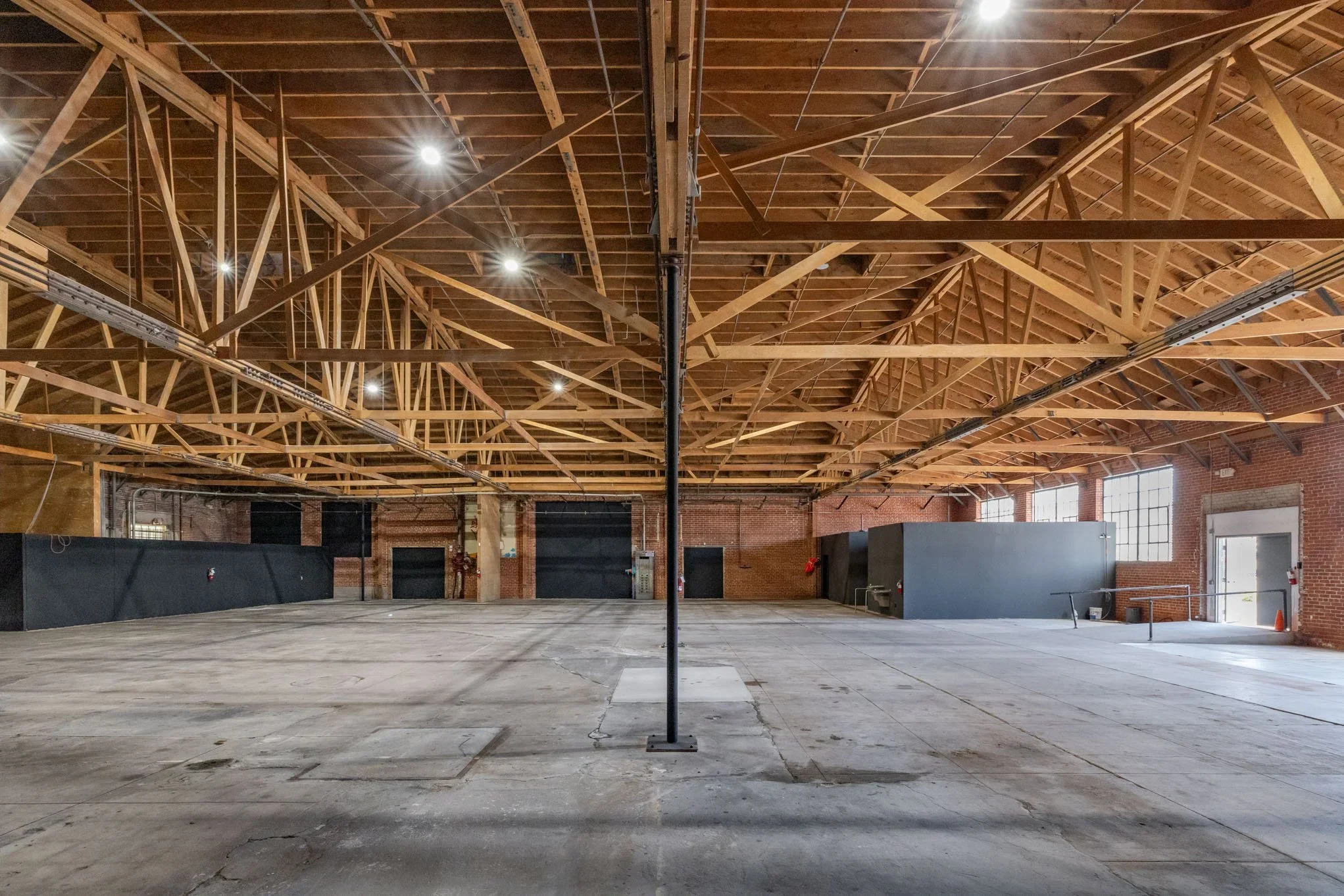  WAREHOUSE FOR PHOTO SHOOTS #13: Boyle Heights  Boyle Heights warehouse, ideal for photo shoots, filming, tv shows, commercials, feature films, and content.