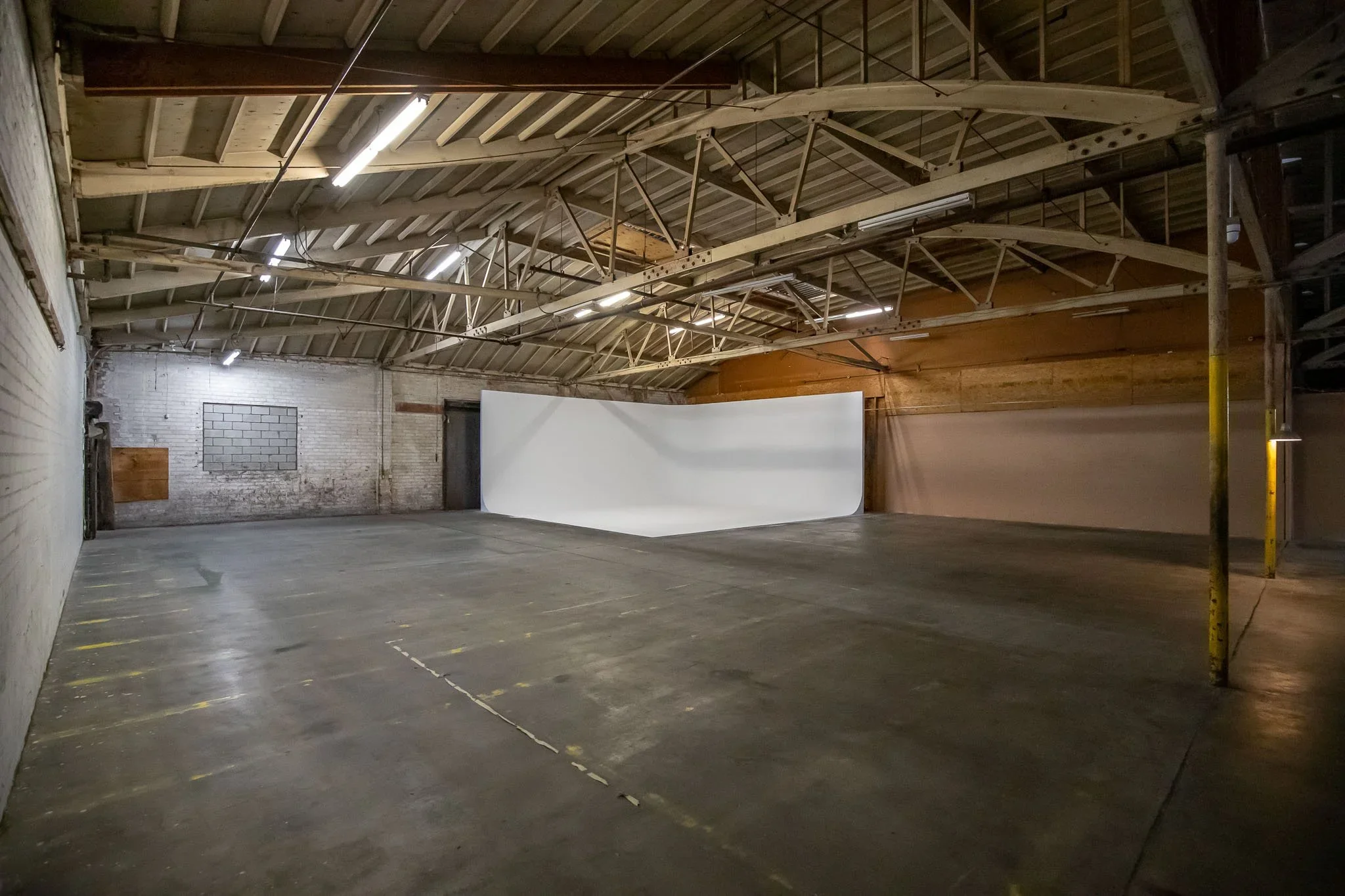  WAREHOUSE FOR COMMERCIALS #8: Boyle Heights  Boyle Heights warehouse, ideal for commercials, filming, photo shoots, tv shows, feature films, and content.