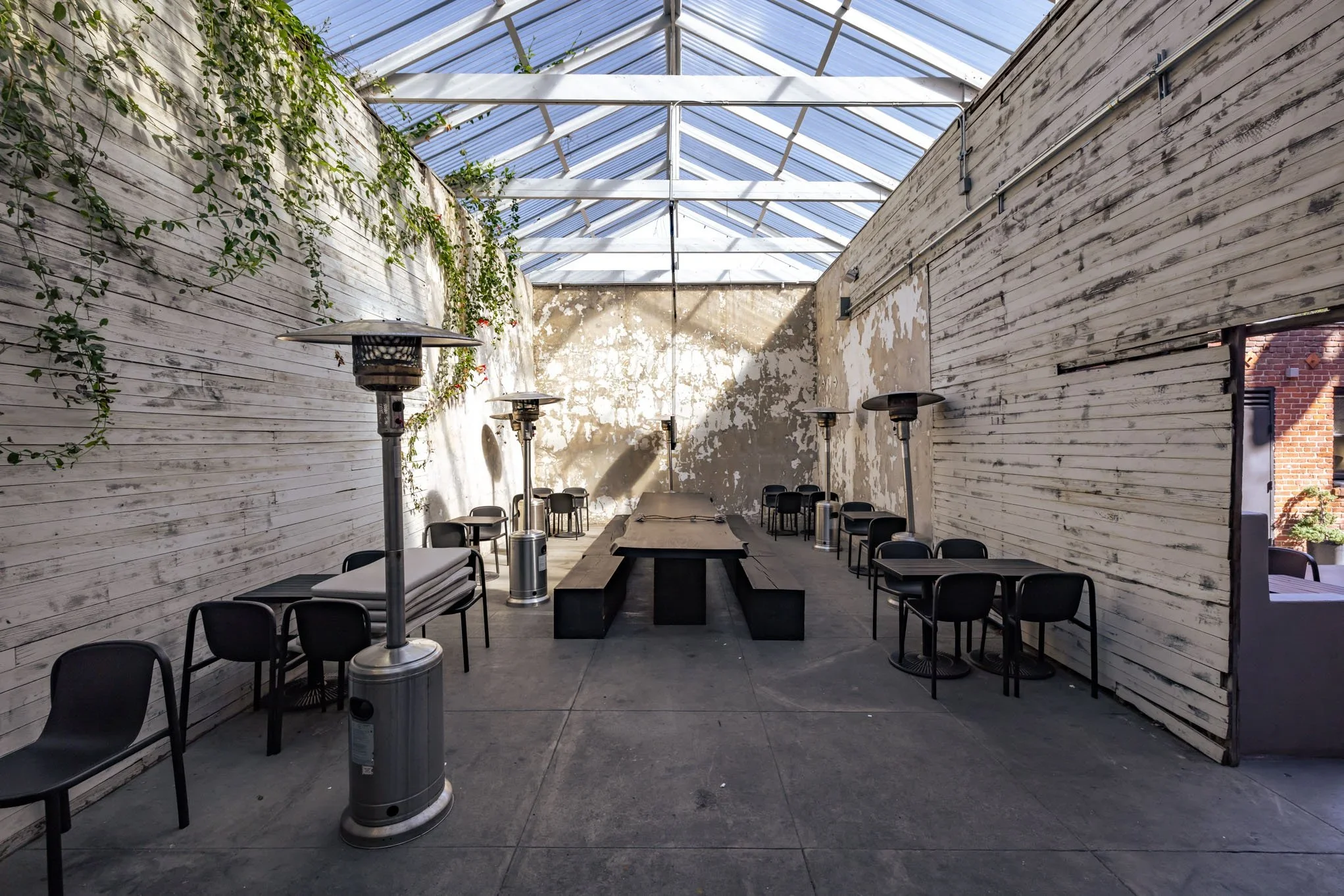  EVENT VENUE WITH CHEF-KITCHEN FOR BRAND EVENTS: Arts District  Arts District event venue with chef kitchen, ideal for brand events, brand activations, and product launches.