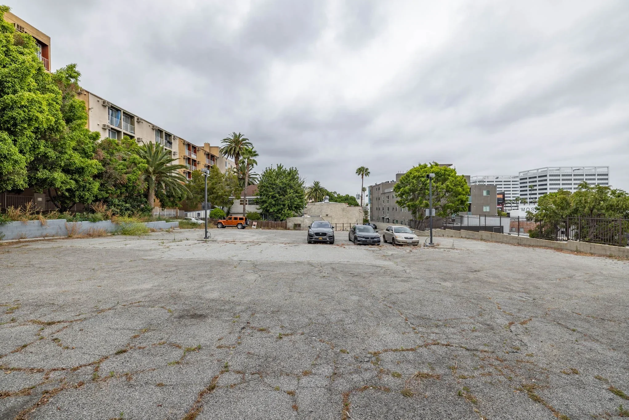  WESTWOOD LOT FOR PARKING AND BASECAMP: Westwood  Westwood social club lot, ideal for parking, basecamp, truck staging, crew parking, and filming.