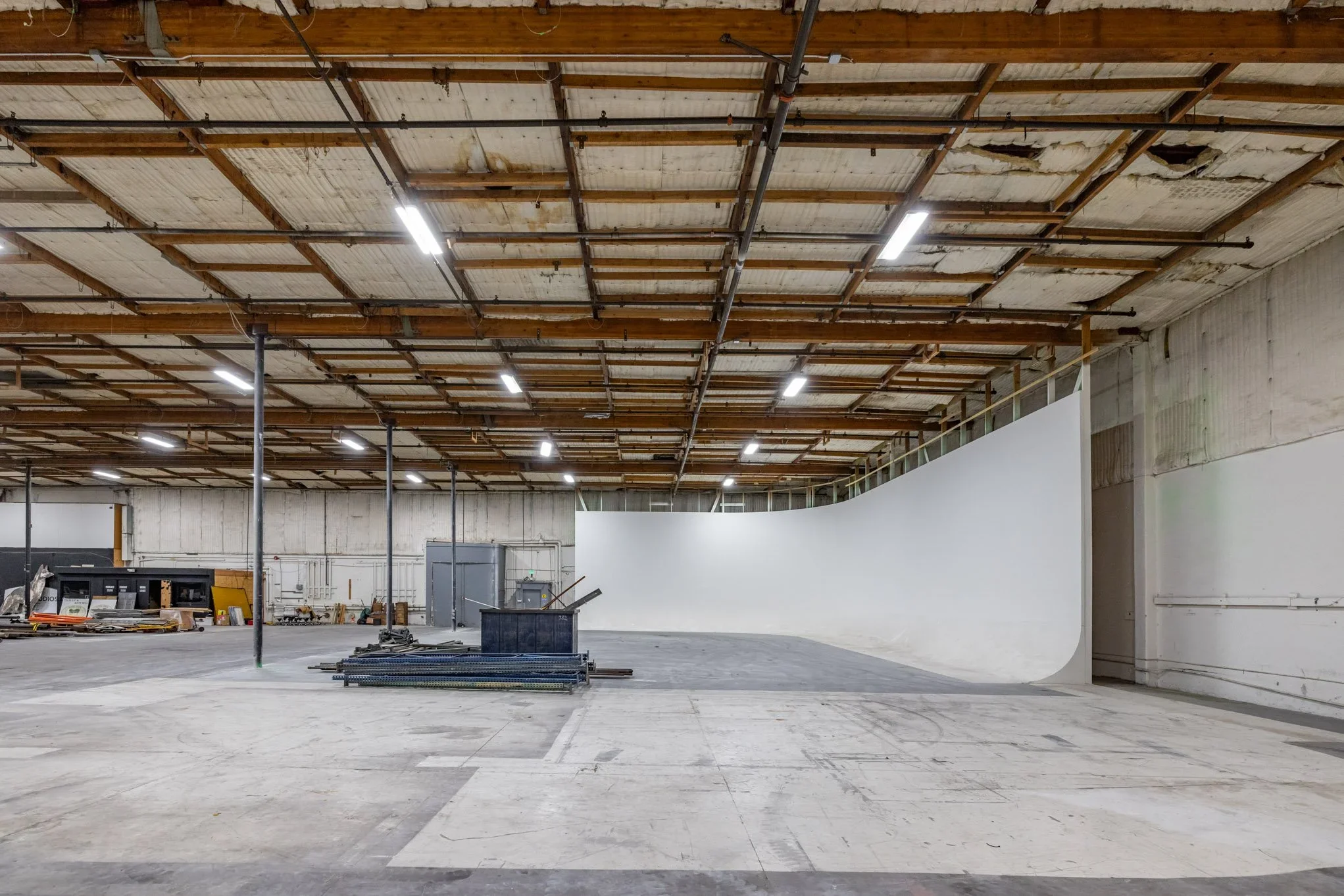  WAREHOUSE WITH CYC-WALL FOR FILMING #26: Culver City  Culver City warehouse with cyc wall, ideal for filming, brand activations, and product launches.