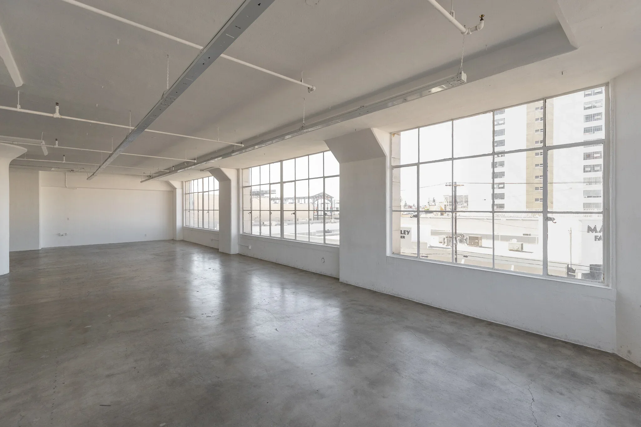  VERSATILE ARTIST LOFTS FOR PHOTO SHOOTS #2: Fashion District  Fashion District versatile artist lofts, ideal for photo shoots, filming, tv shows, commercials, and feature films.