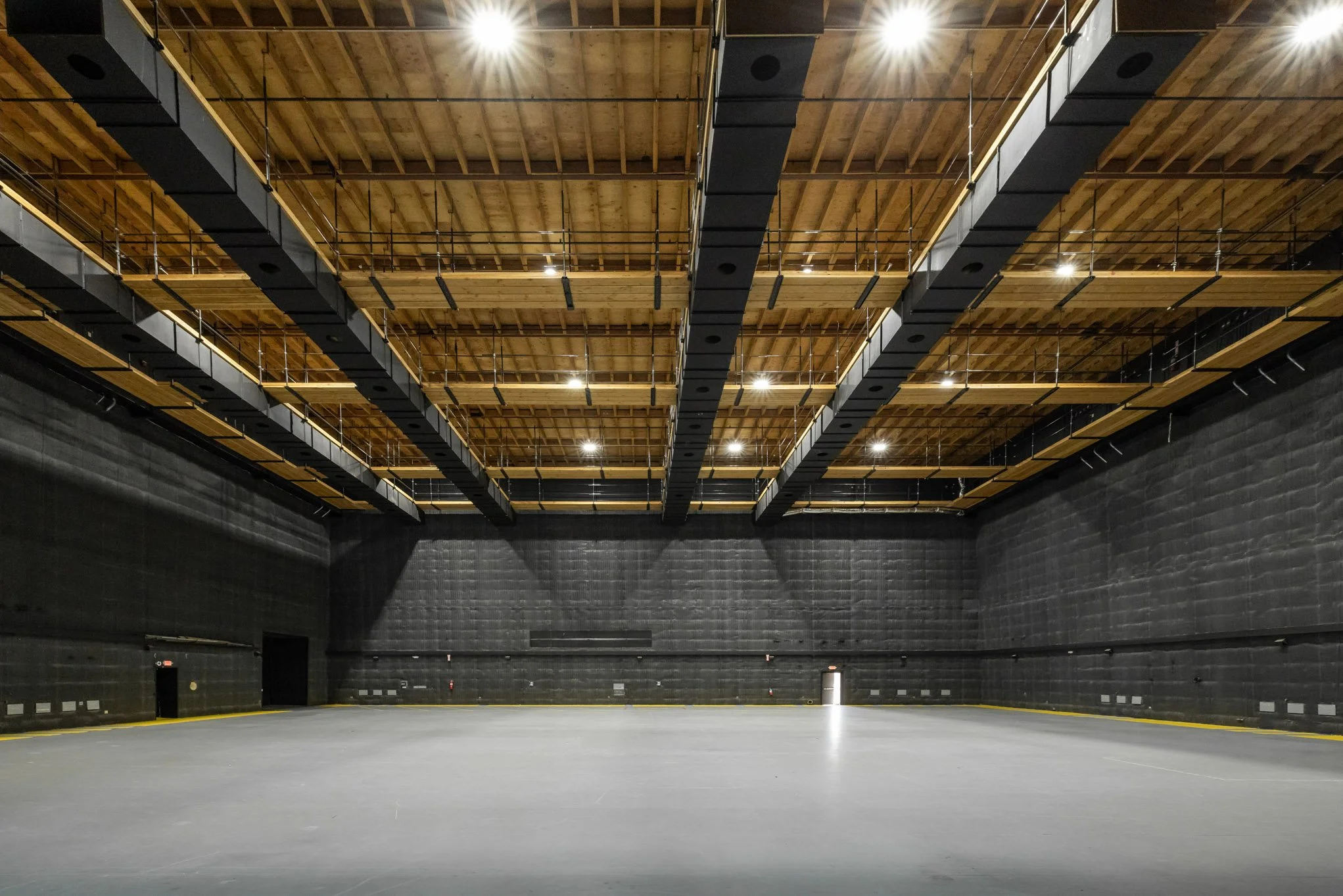  STUDIOS #8:Van Nuys 