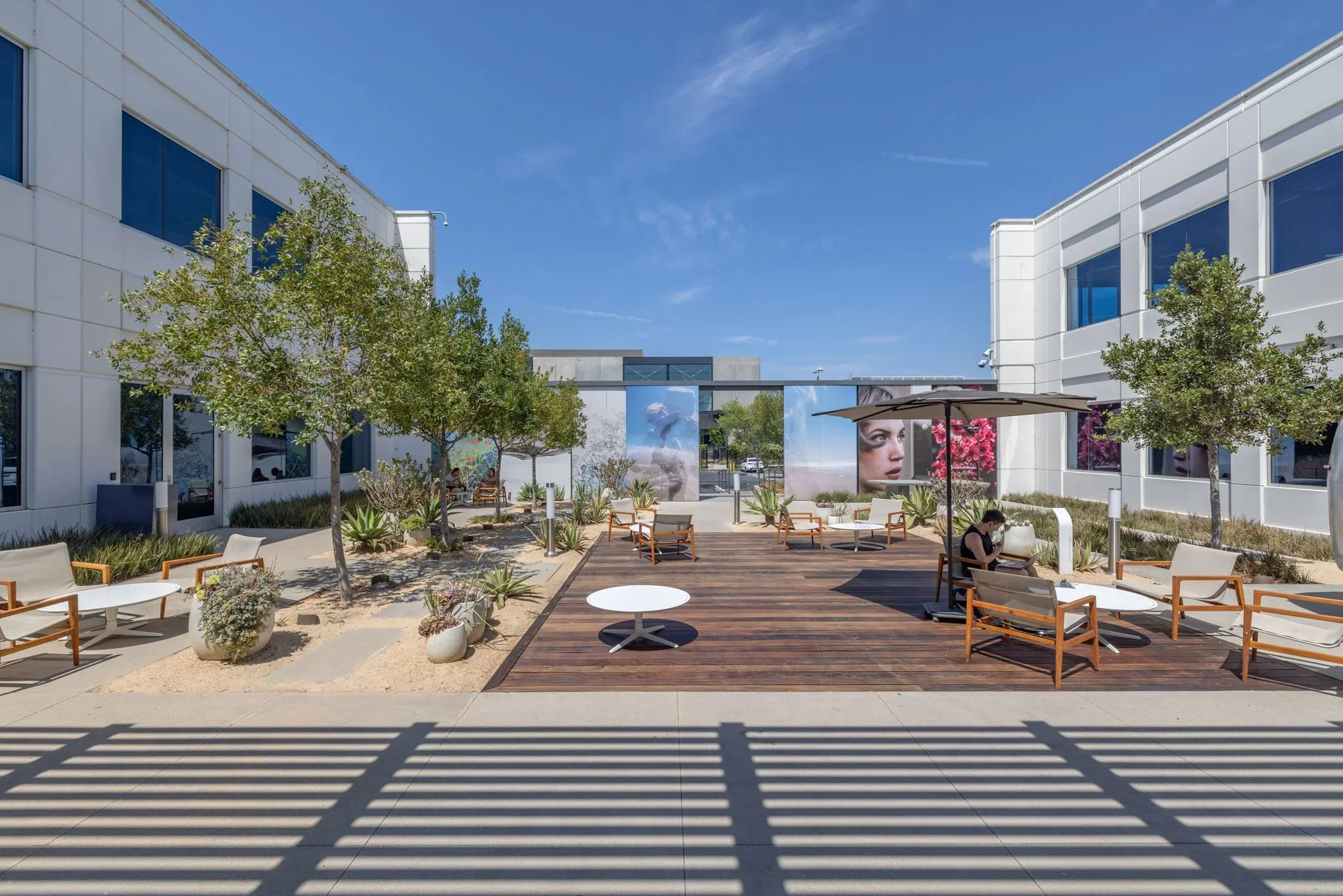  MODERN OFFICE CAMPUS FOR COMMERCIALS: Costa Mesa  Costa Mesa modern office campus, ideal for commercials, filming, photo shoots, tv shows, and feature films.