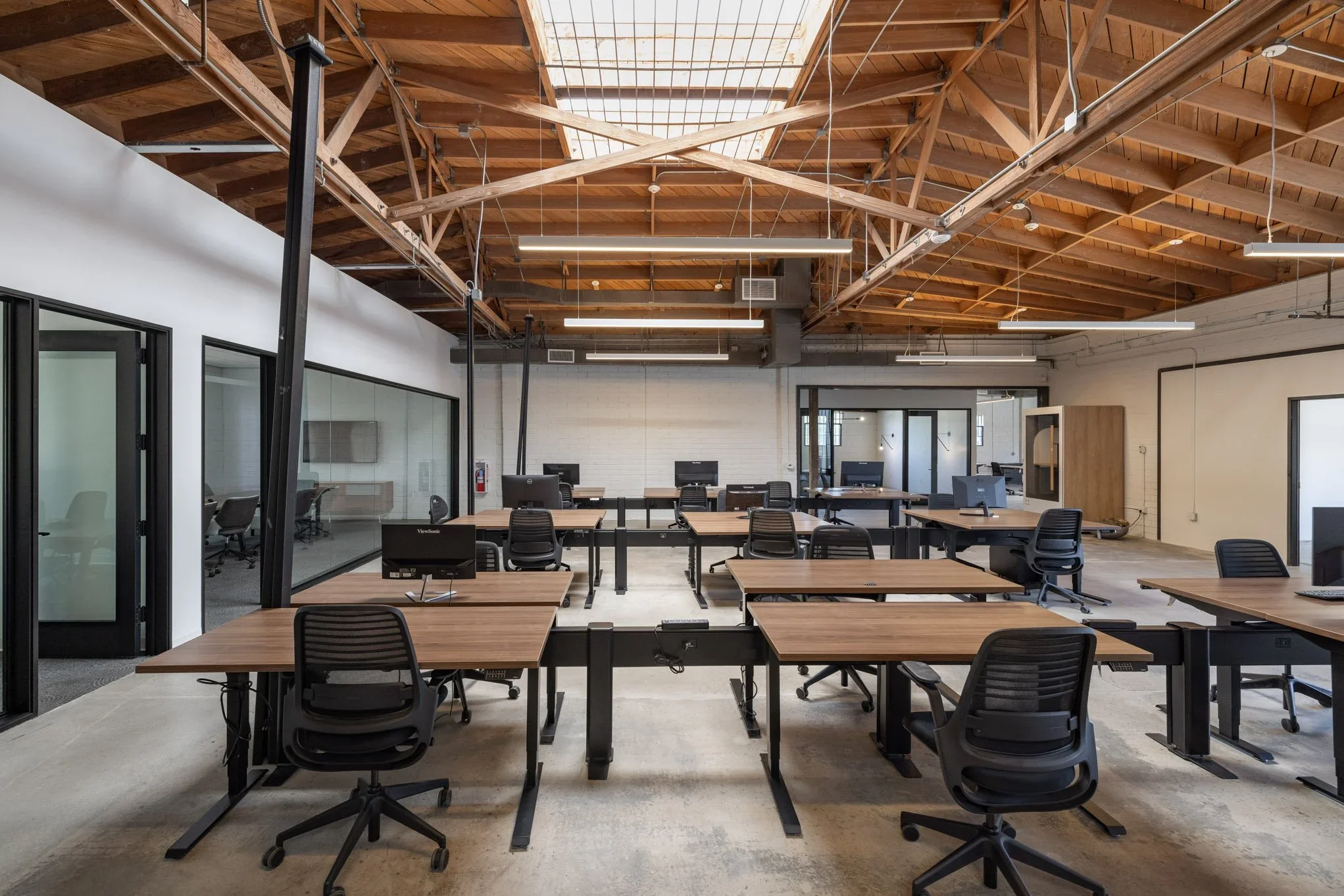 OFFICE LOCATION FOR FEATURE FILMS #20: Culver City  Culver City creative office with a studio, ideal for television, commercials, photo shoots, and content creation.