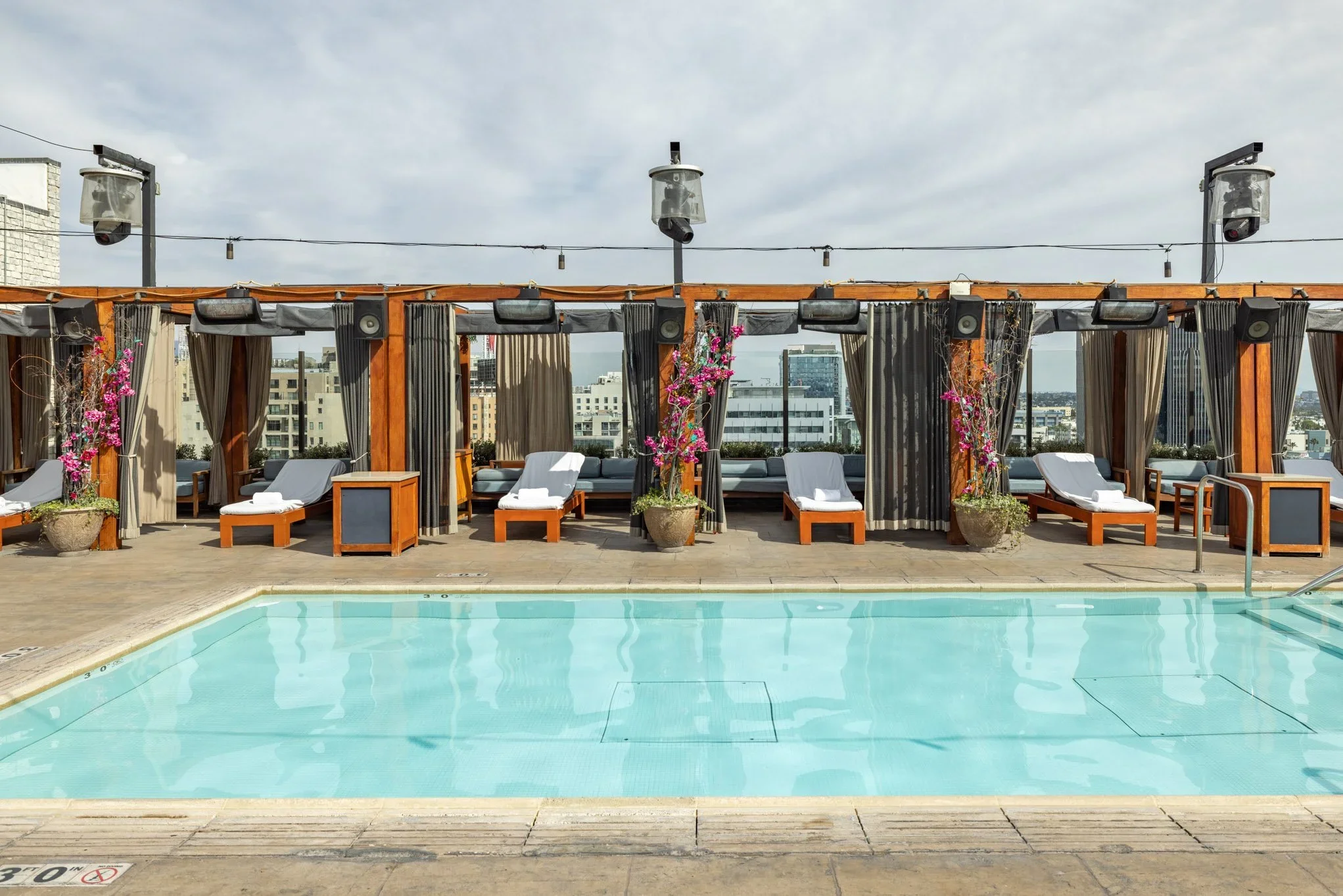  SKYLINE POOL VENUE FOR PRODUCT LAUNCHES #41: Hollywood  Hollywood skyline pool venue, ideal for product launches, brand activations, and corporate events, with parking.