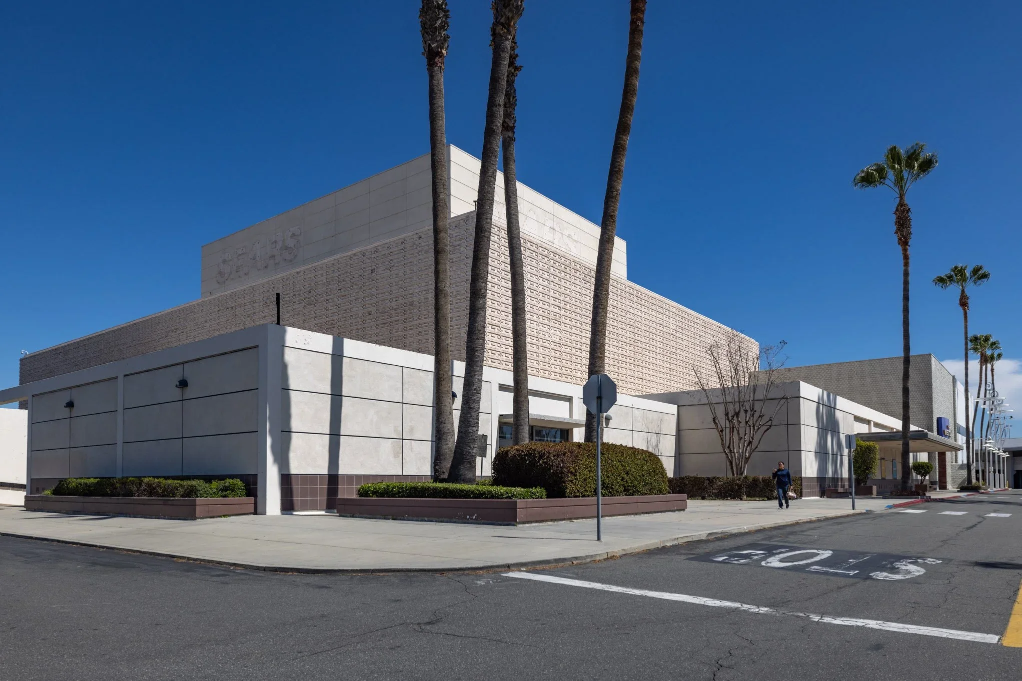  VACANT DEPARTMENT STORE FOR PRODUCT LAUNCHES: West Covina  West Covina vacant department store, ideal for product launches, large events, brand activations, and filming and photo.