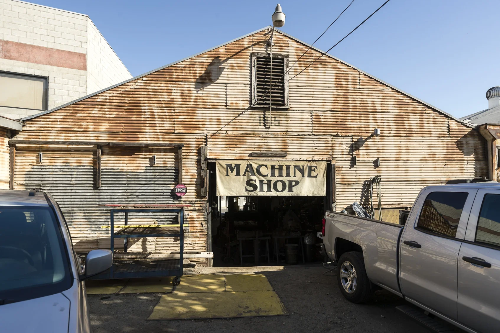  INDUSTRIAL SHOP FOR AUTHENTIC FILMING #17: Arts District  Arts District industrial, ideal for content, filming, photo shoots, tv shows, commercials, and feature films.