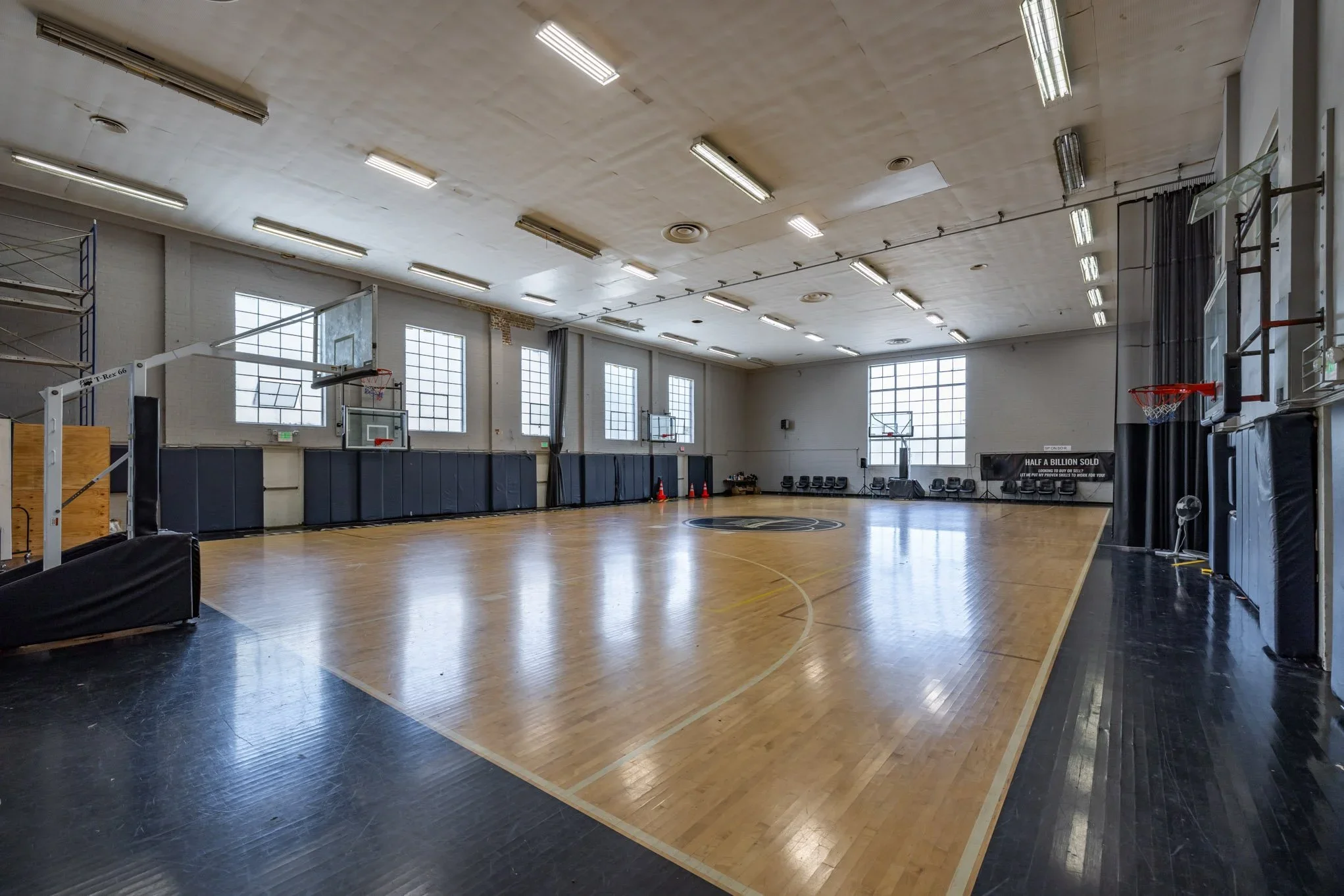  COMMUNITY CENTER GYM FOR FILMING#3: Beverly Hills  Beverly Hills community center gym, ideal for product launches, filming, commercials, tv shows, and photo shoots.