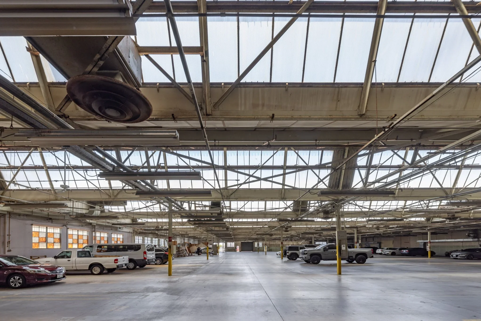  PARKING & BASECAMP (we have MANY.. ASK..) 

 Parking Lots for Basecamp, Crew Parking & Filming 

 LA parking lots for film basecamp 