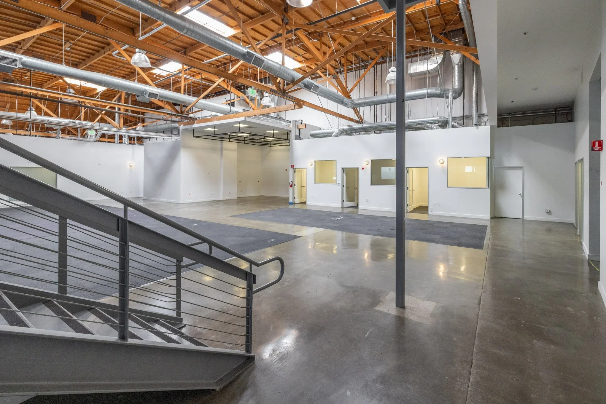  STUDIO & OFFICE VENUE FOR CONTENT CREATION #34: Culver City  Culver City studio & office venue, ideal for content creation, filming, photo shoots, tv shows, and commercials.