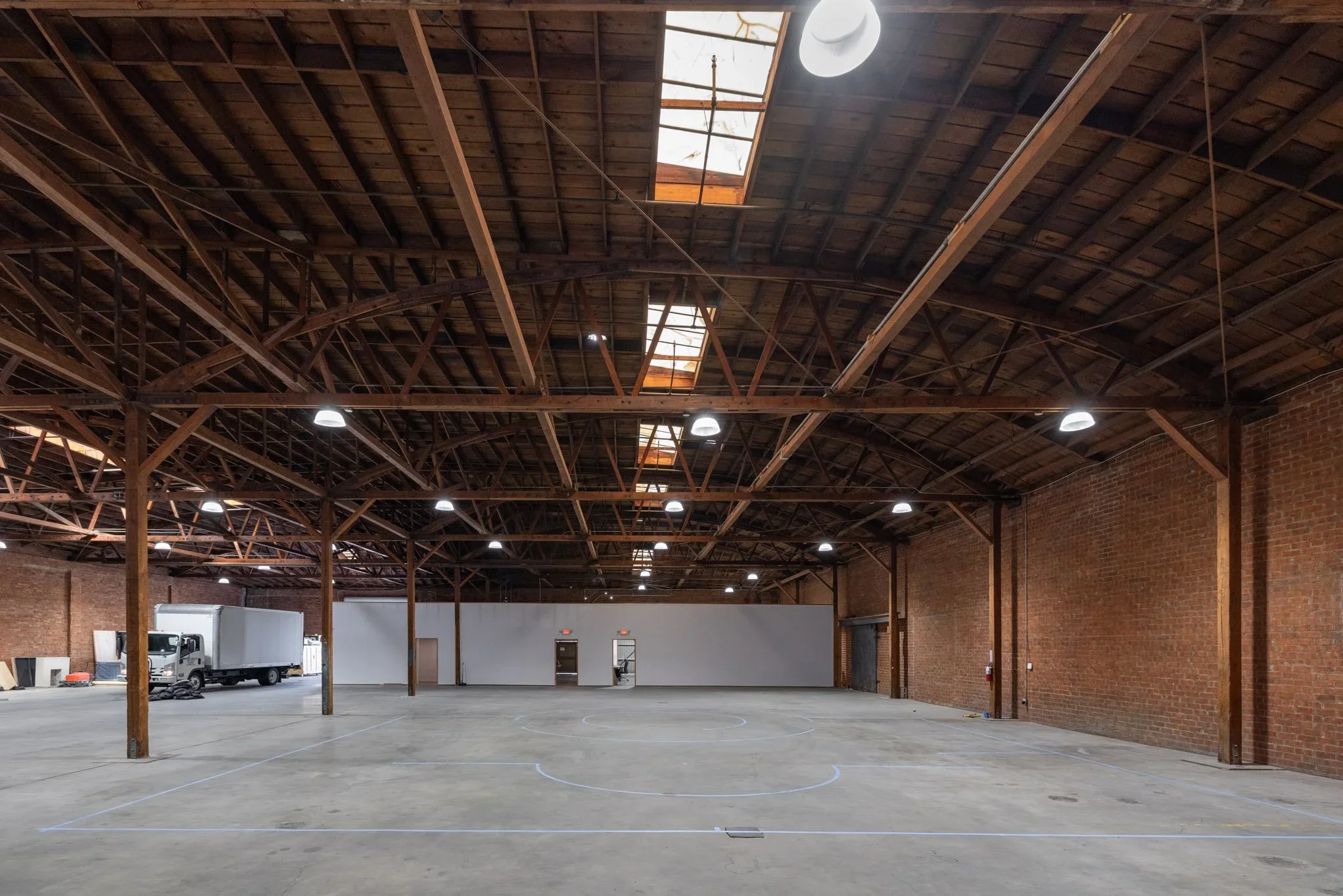   RAW WAREHOUSE COMPLEX #22: Chinatown 
Chinatown Raw Large Warehouse for Filming and Events