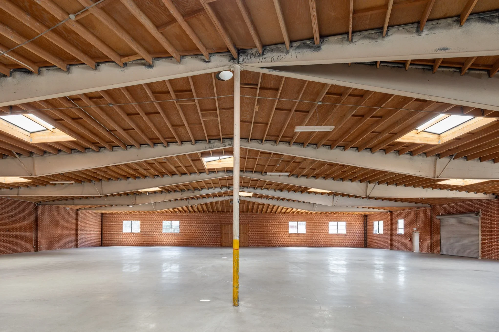  EVENT VENUE WITH EXPOSED-BRICK FOR PRODUCT LAUNCHES #46: Culver City  Culver City event venue with exposed brick, ideal for product launches, brand activations, and corporate events.