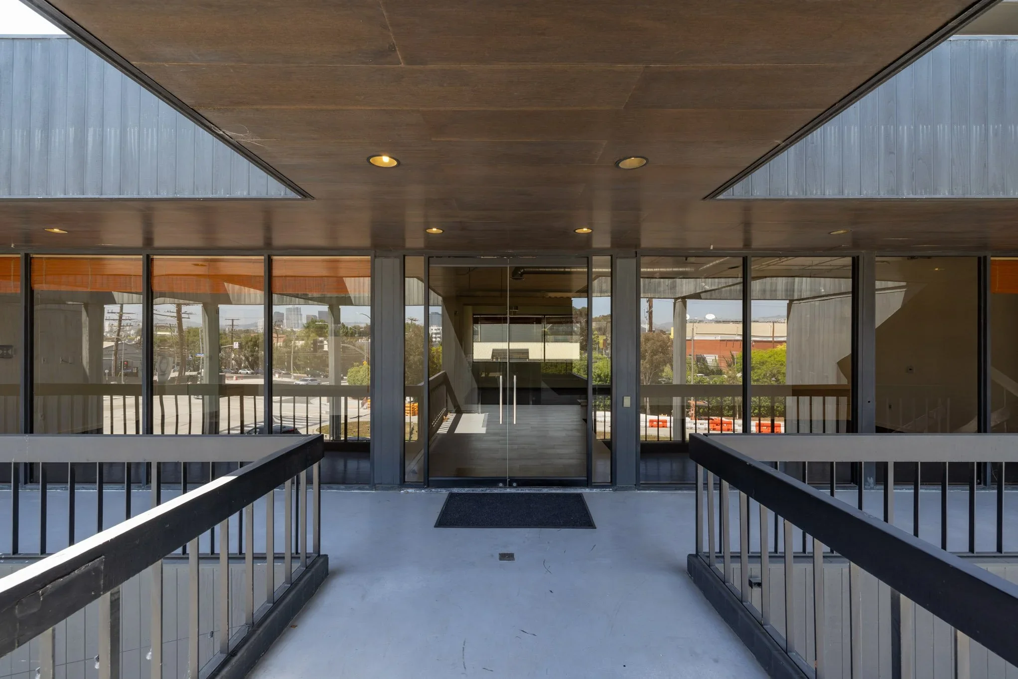 OFFICE WITH ROOF DECK FOR FEATURE FILMS #24: Santa Monica  Santa Monica office with roof deck, ideal for feature films, filming, photo shoots, tv shows, and commercials.