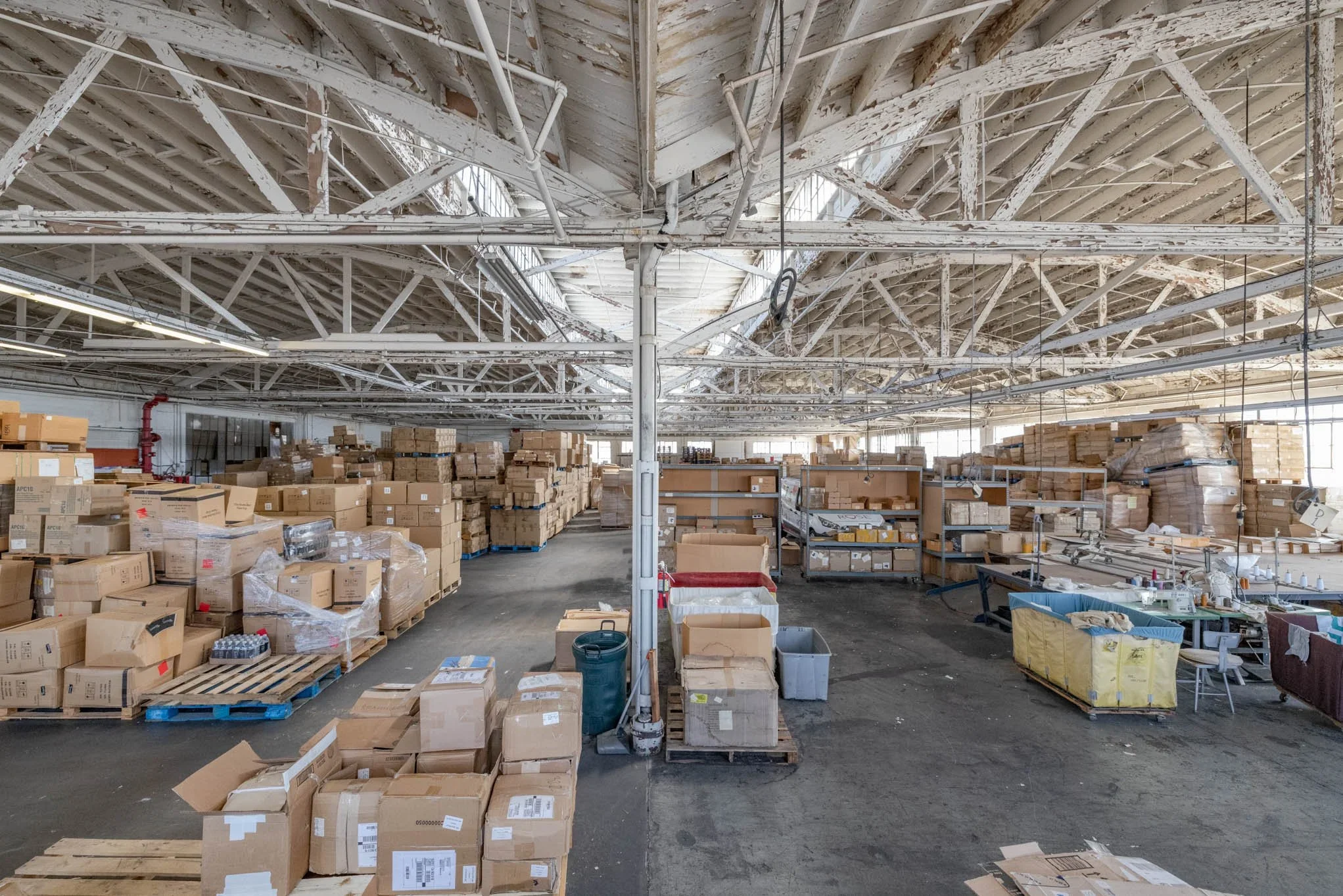  WAREHOUSE FOR FEATURE FILMS #9: Boyle Heights  Boyle Heights warehouse, ideal for feature films, filming, photo shoots, tv shows, commercials, and content creation.
