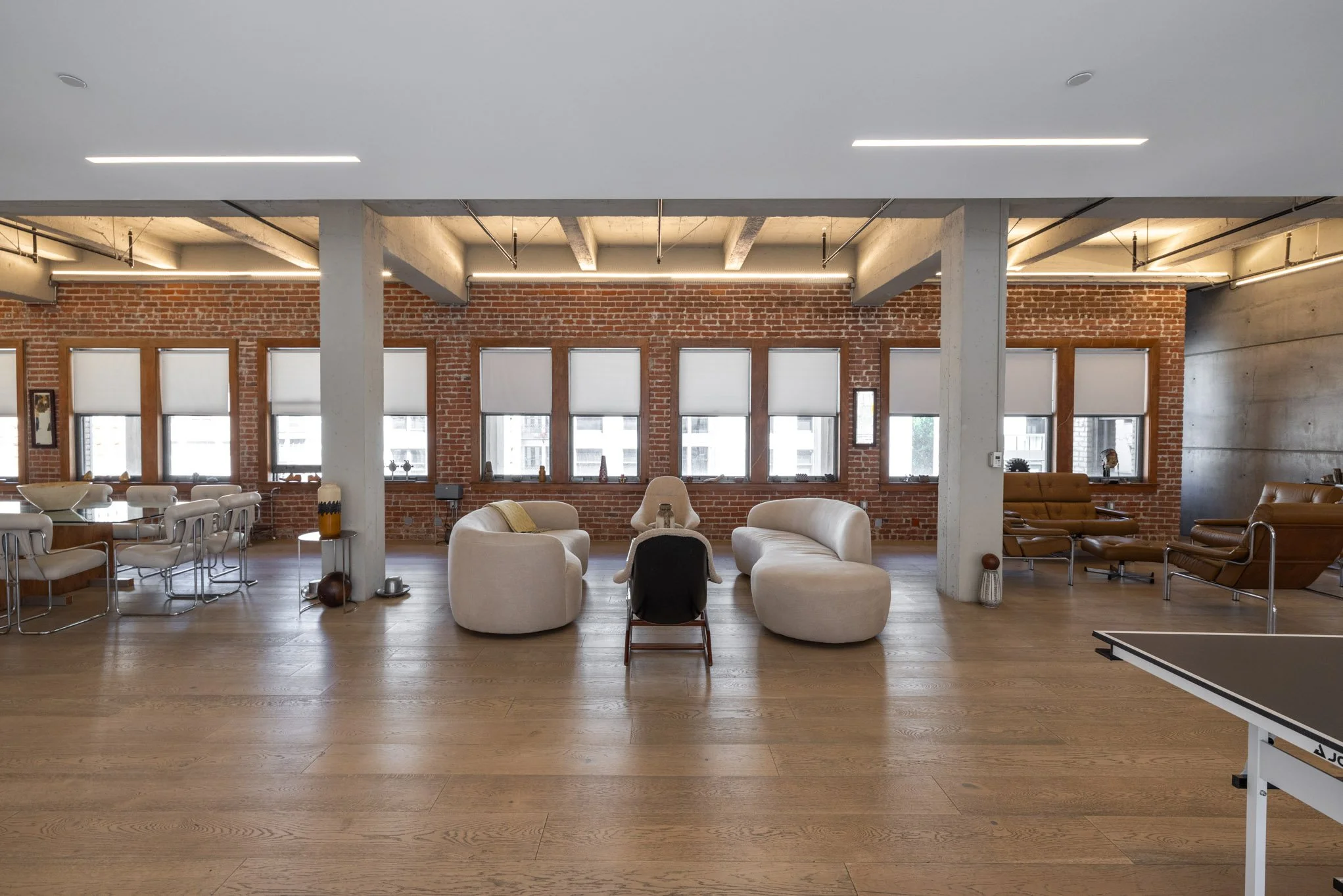  LIVE/WORK LOFT WITH CHEF'S KITCHEN FOR FILMING: Fashion District  DTLA Fashion District loft with exposed brick and 12-ft ceilings, ideal for production, filming, and photo shoots.