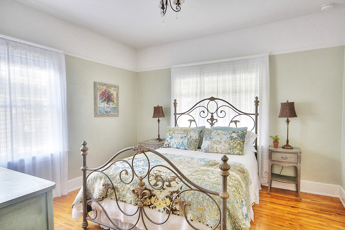 Zinfandel Room
