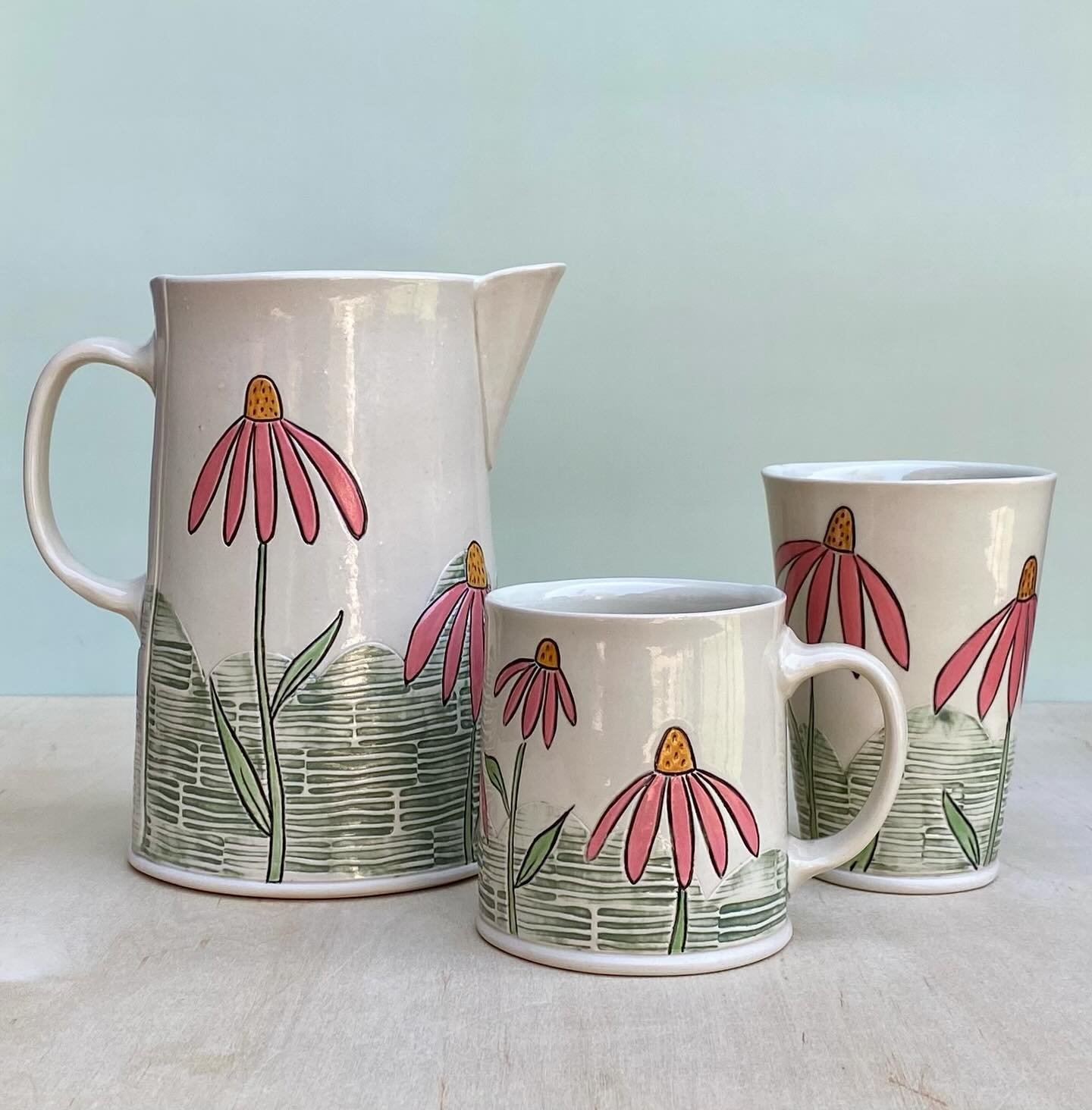 Echinacea pots. 💗

I&rsquo;ve been obsessed with painting coneflowers for years now. They have such a satisfying shape and lovely colors. 

It&rsquo;s a bonus that Tennessee has its own coneflowers, a member of the genus echinacea, that was lifted o