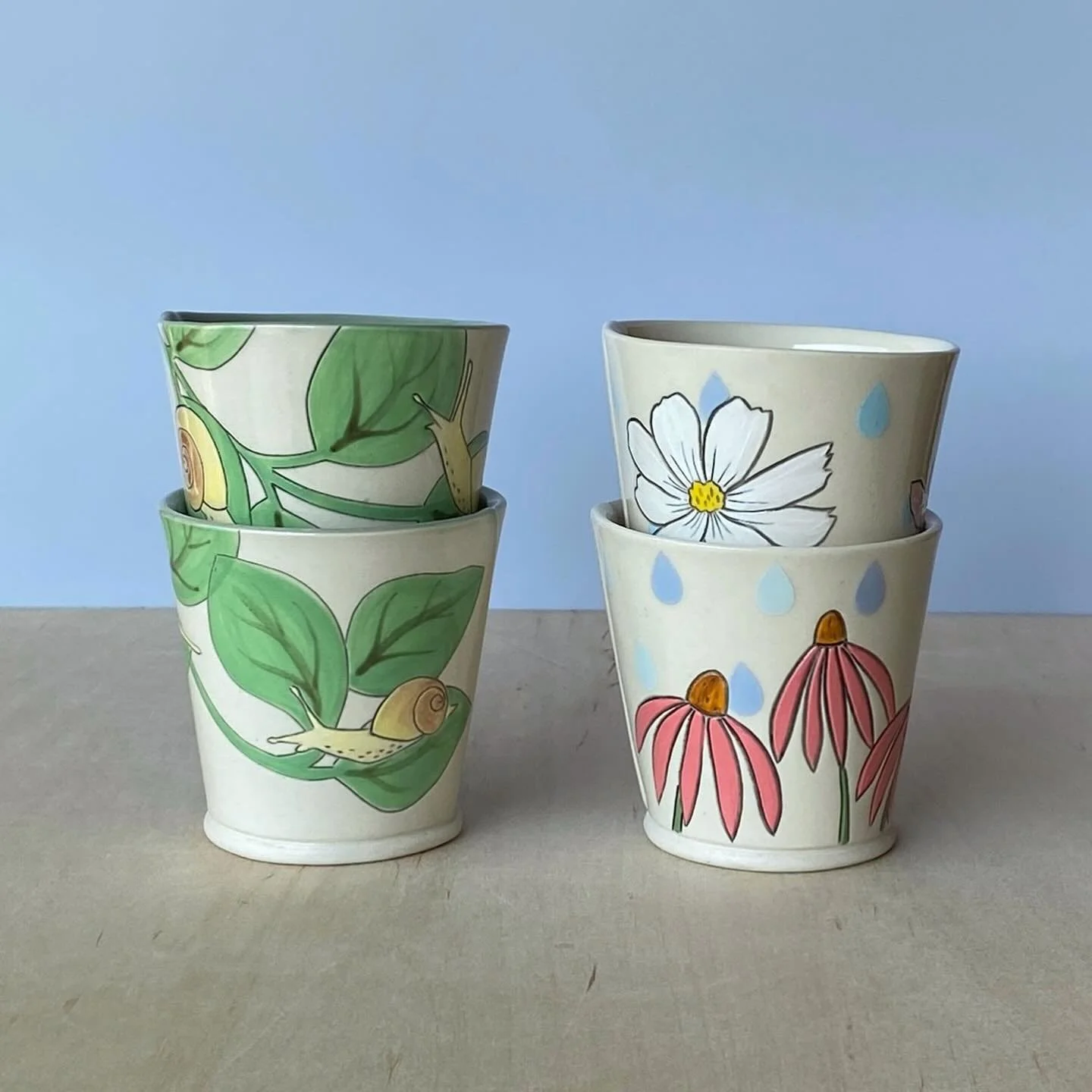 Little cups and much more coming to you this weekend @whiteoaktn 🍃
Looks like we&rsquo;re going to have lovely weather. 
I can&rsquo;t wait to share my fresh pots with you! 
.
.
.
.
.
.
.
.
.
.
#handbuiltpottery #slabpottery #handmadepottery #cerami