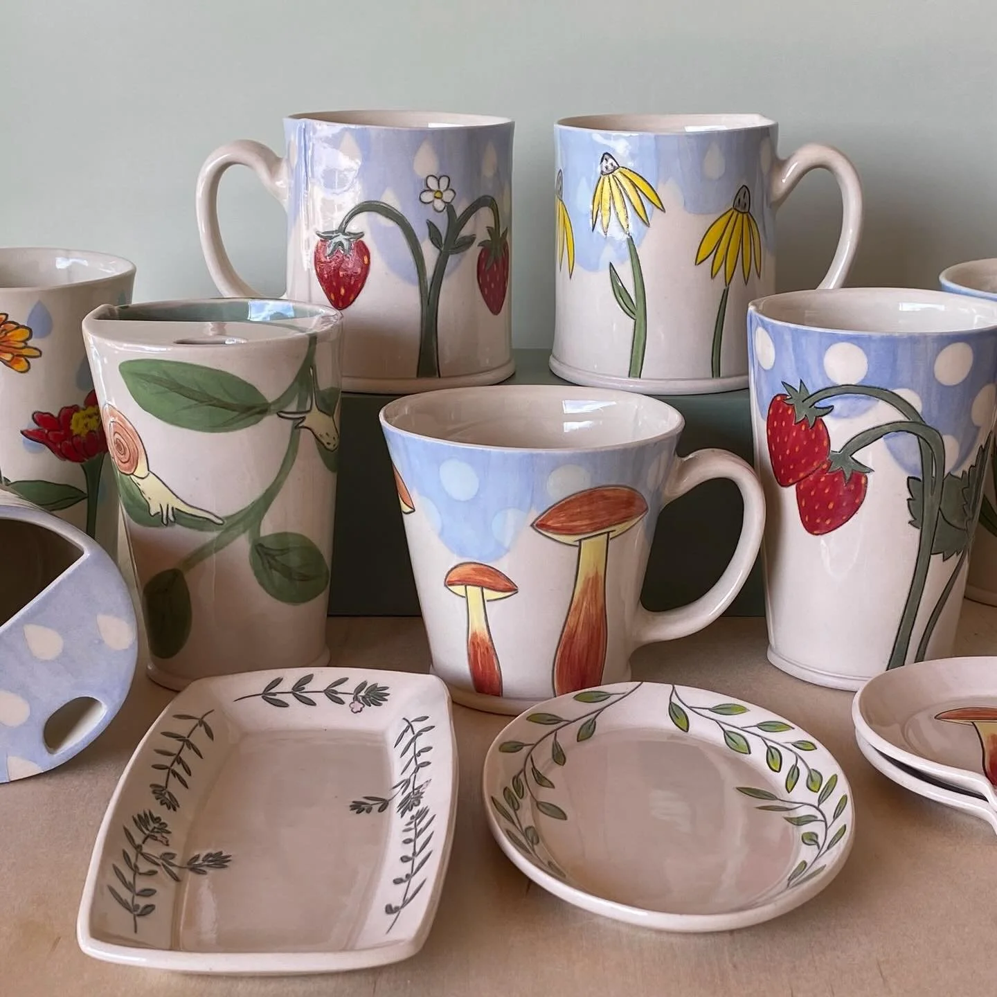 My online shop is updated! 
Link in bio. 💚
Please contact me for local pickup and don&rsquo;t forget you can also shop in person THIS Saturday at my Holiday Sale! 
.
.
.
.
.
.
.
.
.
.
#shopsmall #shoplocal #localpottery #ceramics #handmade #potteryl