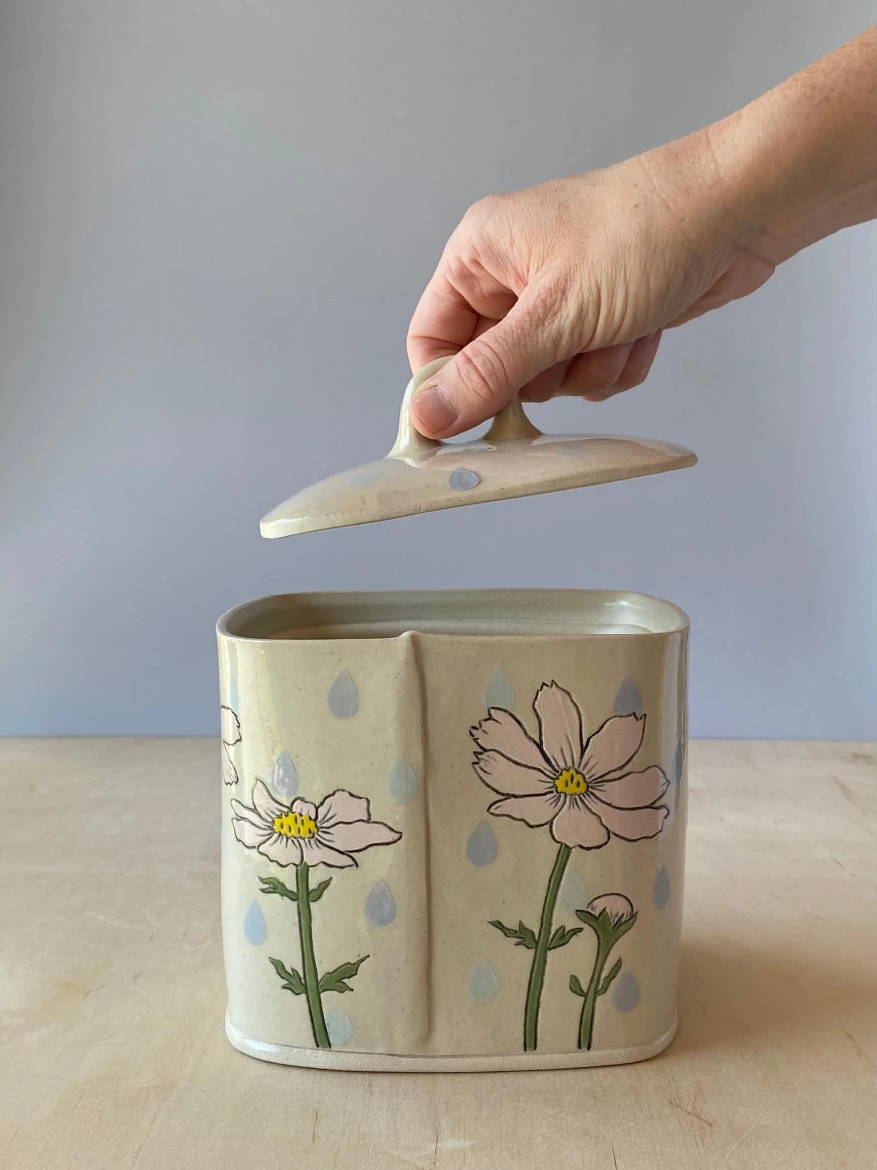 Cosmos cookie jar. 🍪 
This pot found its new home at TN Craft! 
.
.
.
.
.
.
.
.
.
#slabpottery #handbuiltpottery #handmade #ceramicsofinstagram #ceramics