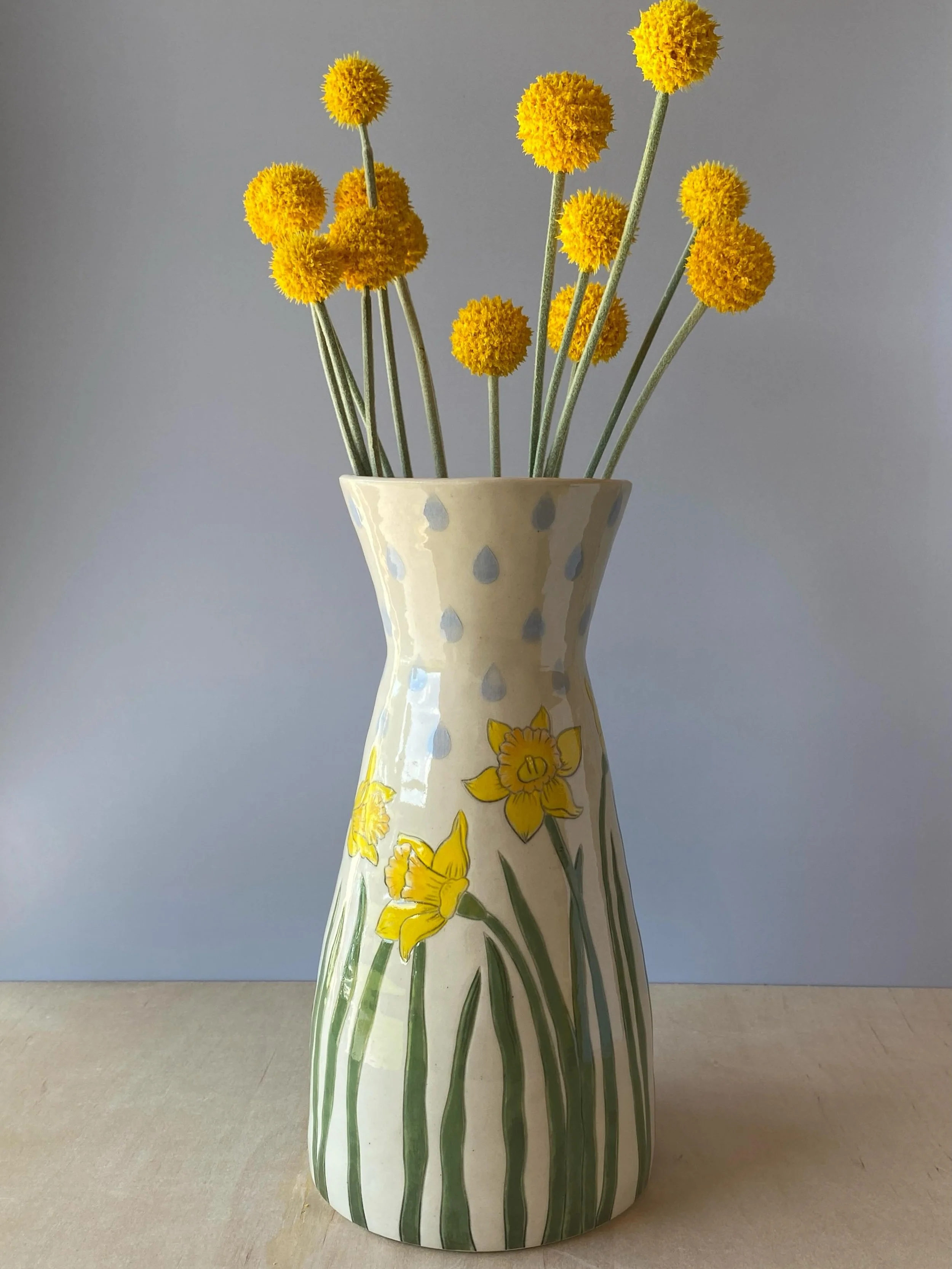 Big daffodil vase coming your way THIS weekend @porterflea ☀️ 
.
.
.
.
.
.
.
#handbuiltpottery #pottery #ceramicsofinstagram #ceramics #handmade