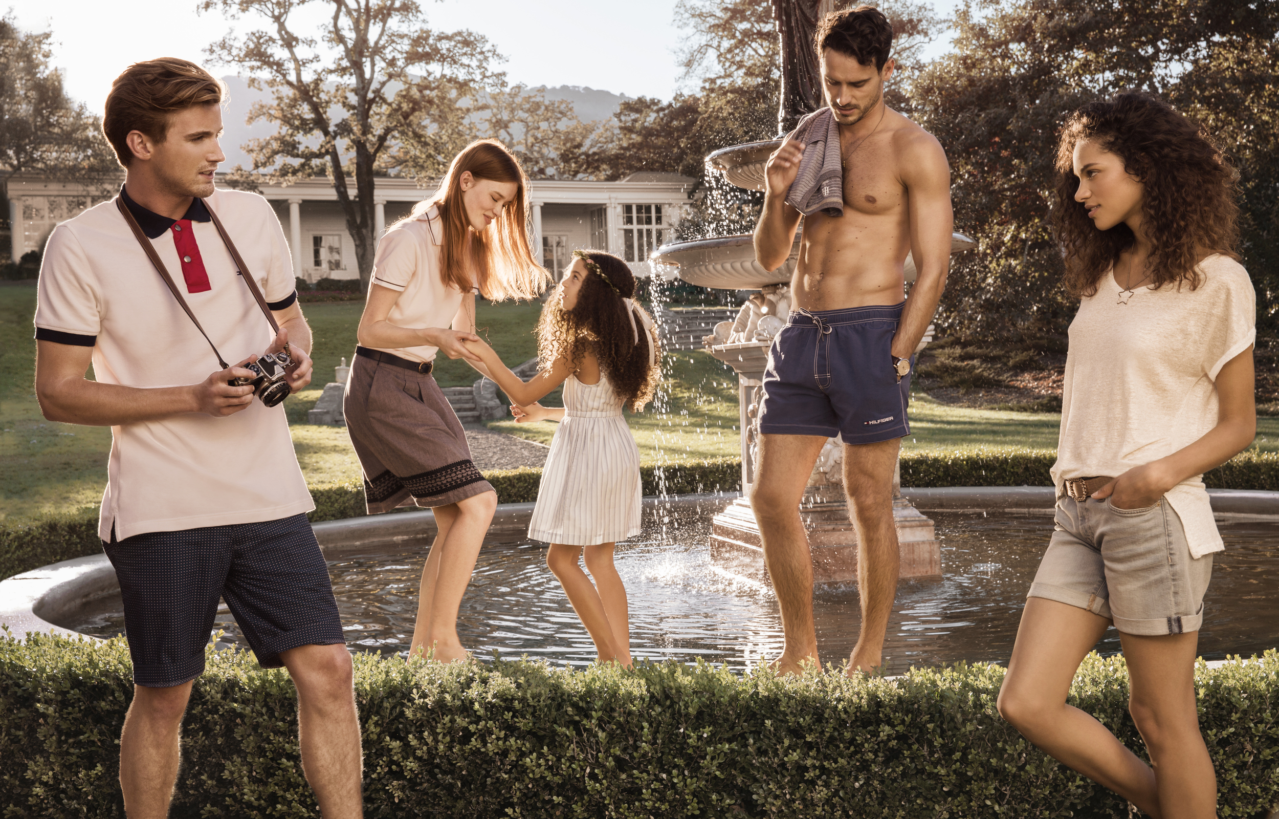 56741_D2 28-C SS15_SU_FAMILYGROUP_3_CS-15_RGB300.jpg