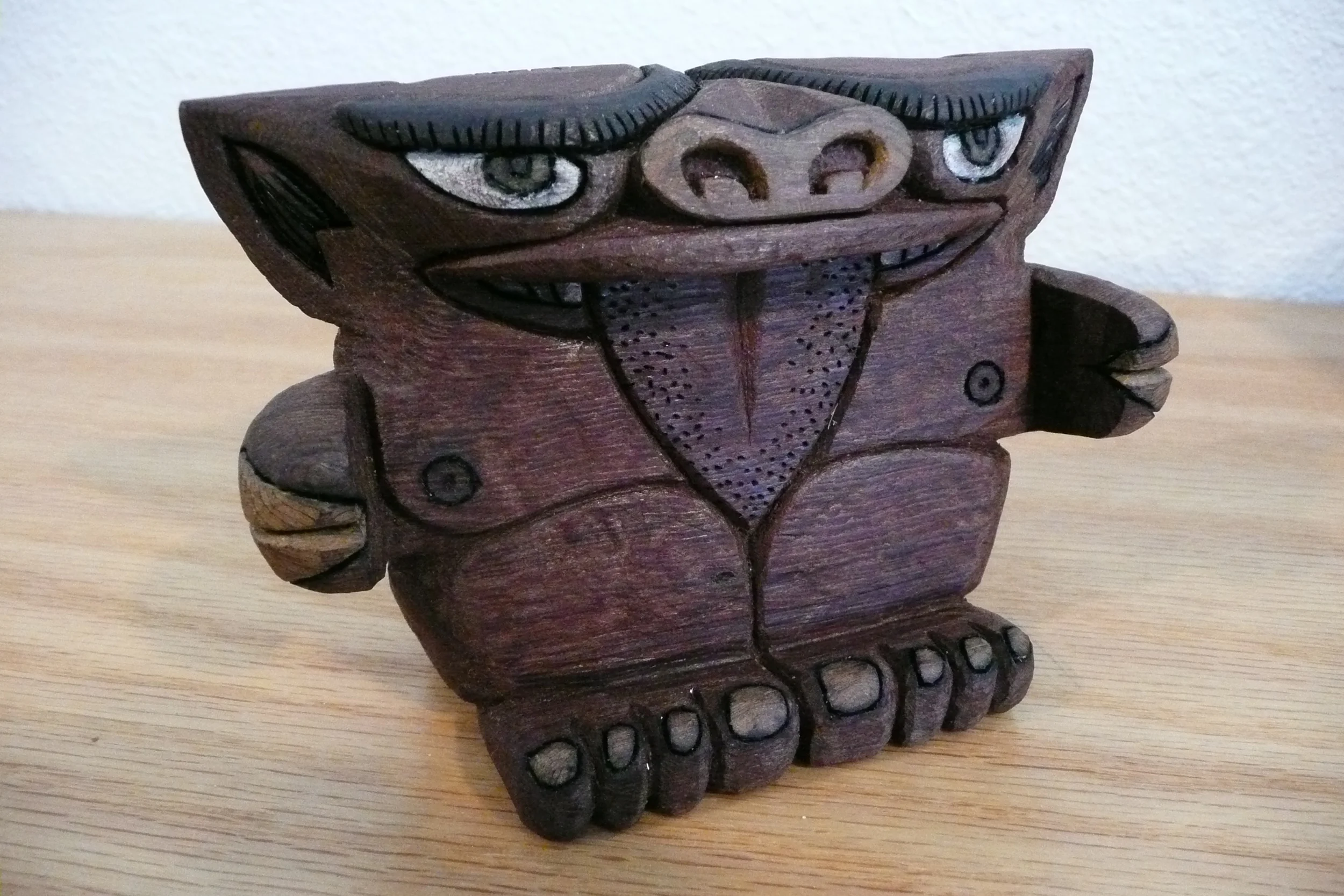  Gremlin of redwood for holding Business Cards 