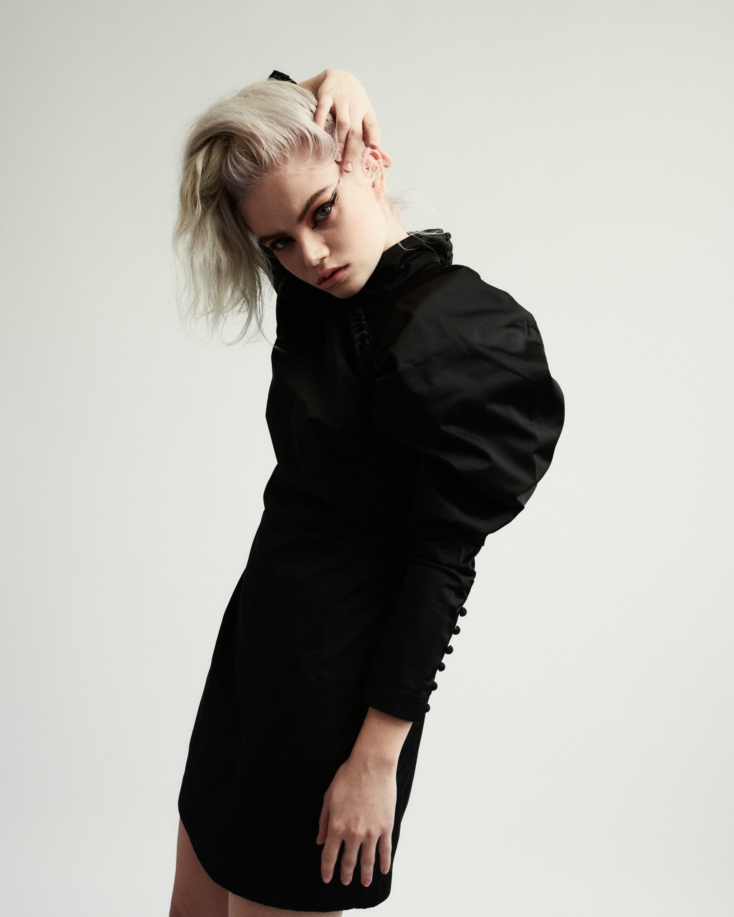 Zoe - Editorial2120.jpg