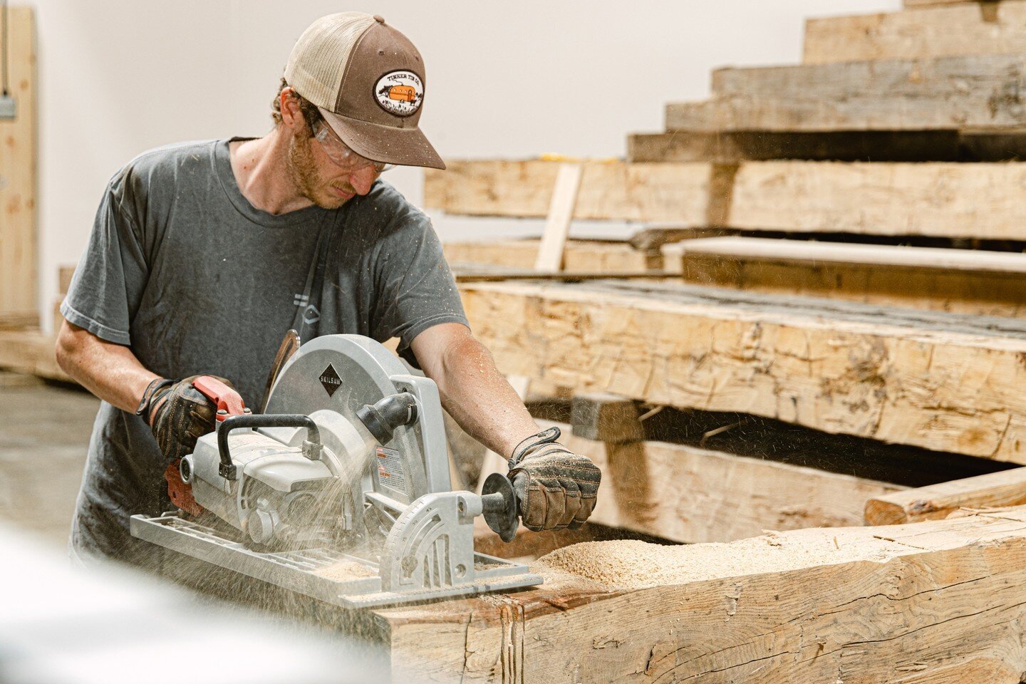 tinkin' behind the scenes⁠
⁠
⁠
#tinkertinmfg #retaildisplay #retailmanufacturing #retailfixture #commericaldesign #design #display  #retailfixtures #manufacturing #wood #handmade #madeinamerica #handhewn #handhewnbeams