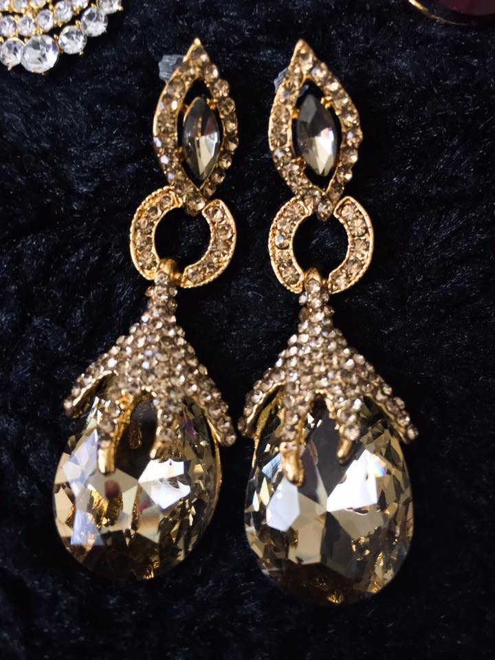 EARRINGS 2