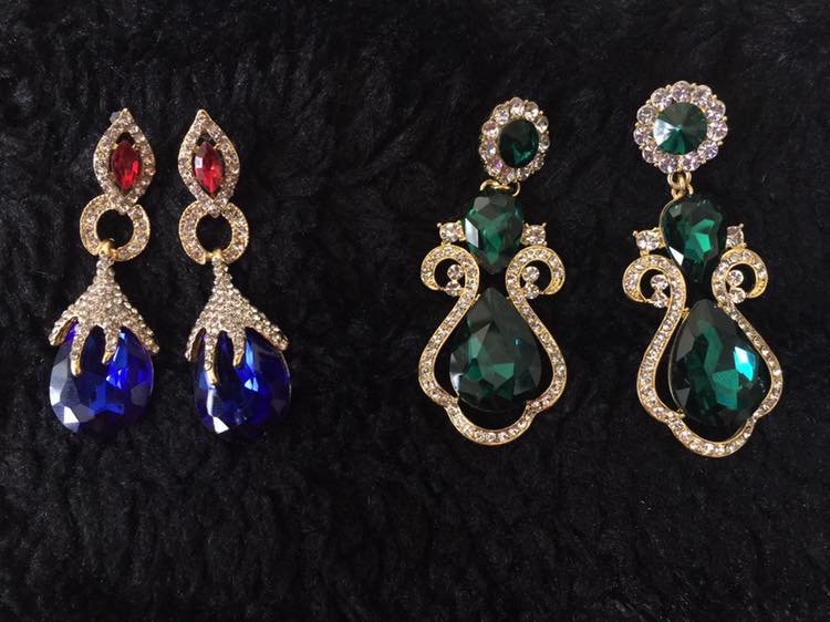 EARRINGS 28