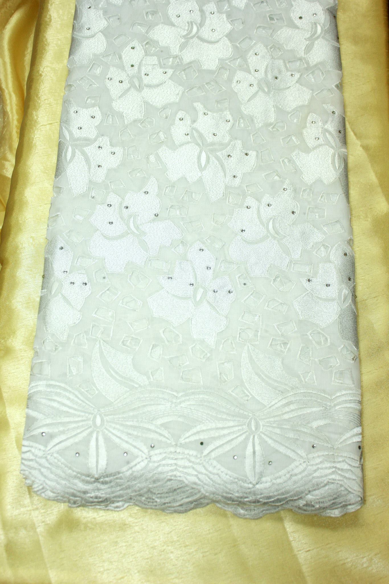 White Lace 32