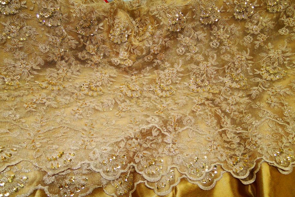 $35 2.5 YARDS VELVET 1