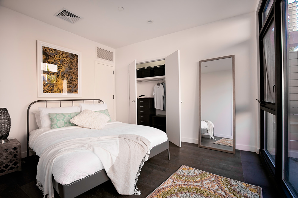 2B bedroom.jpg
