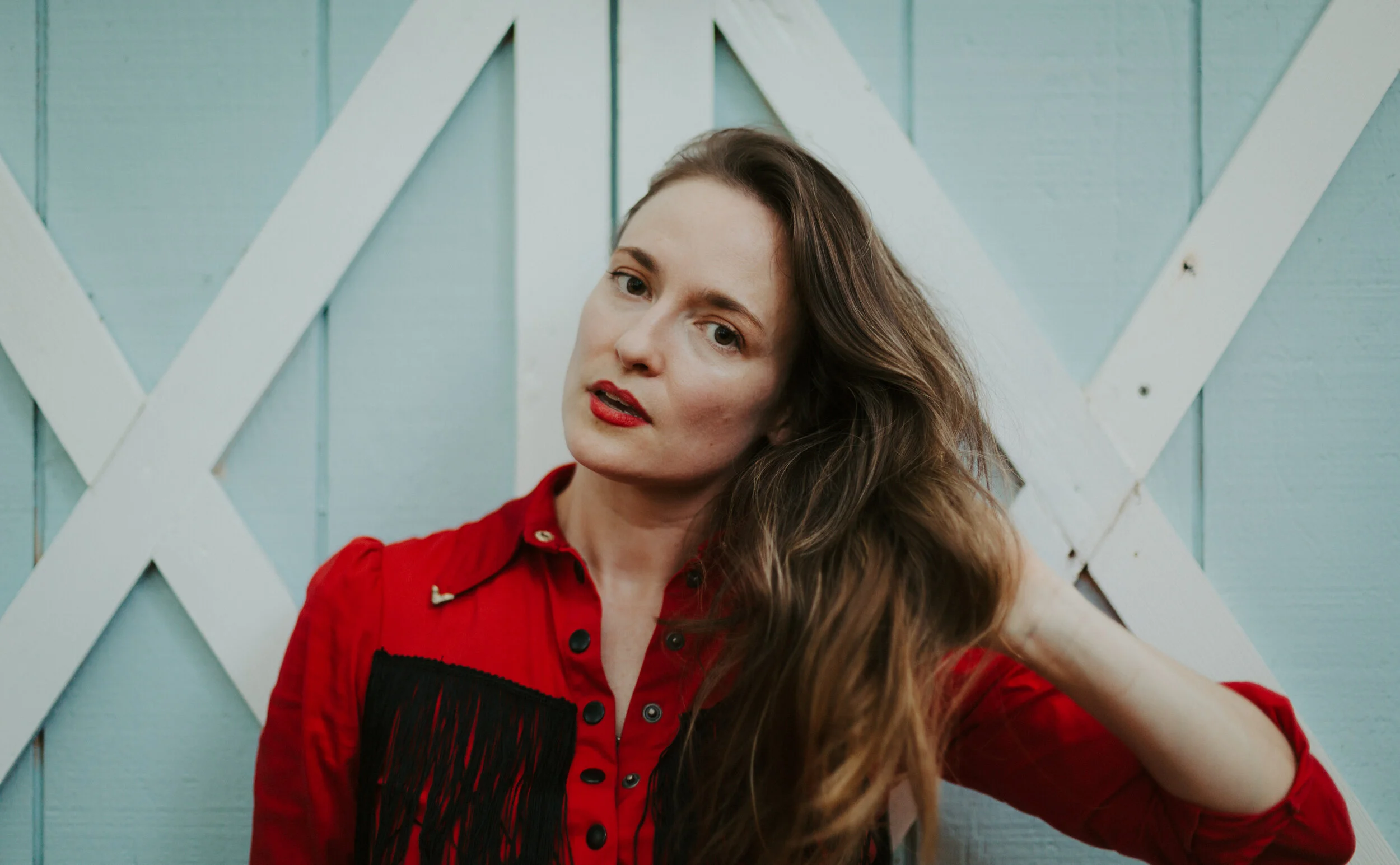 DL_red and blue front_(credit_Shannon Kelly).JPG