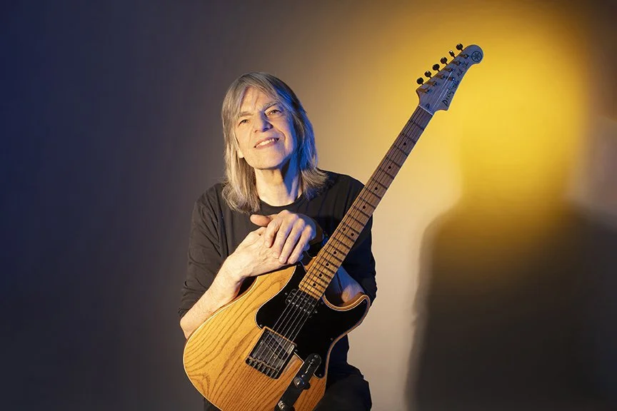 ART7087 Mike Stern by Sandrine Lee 72dpi RGB PR8391.jpg
