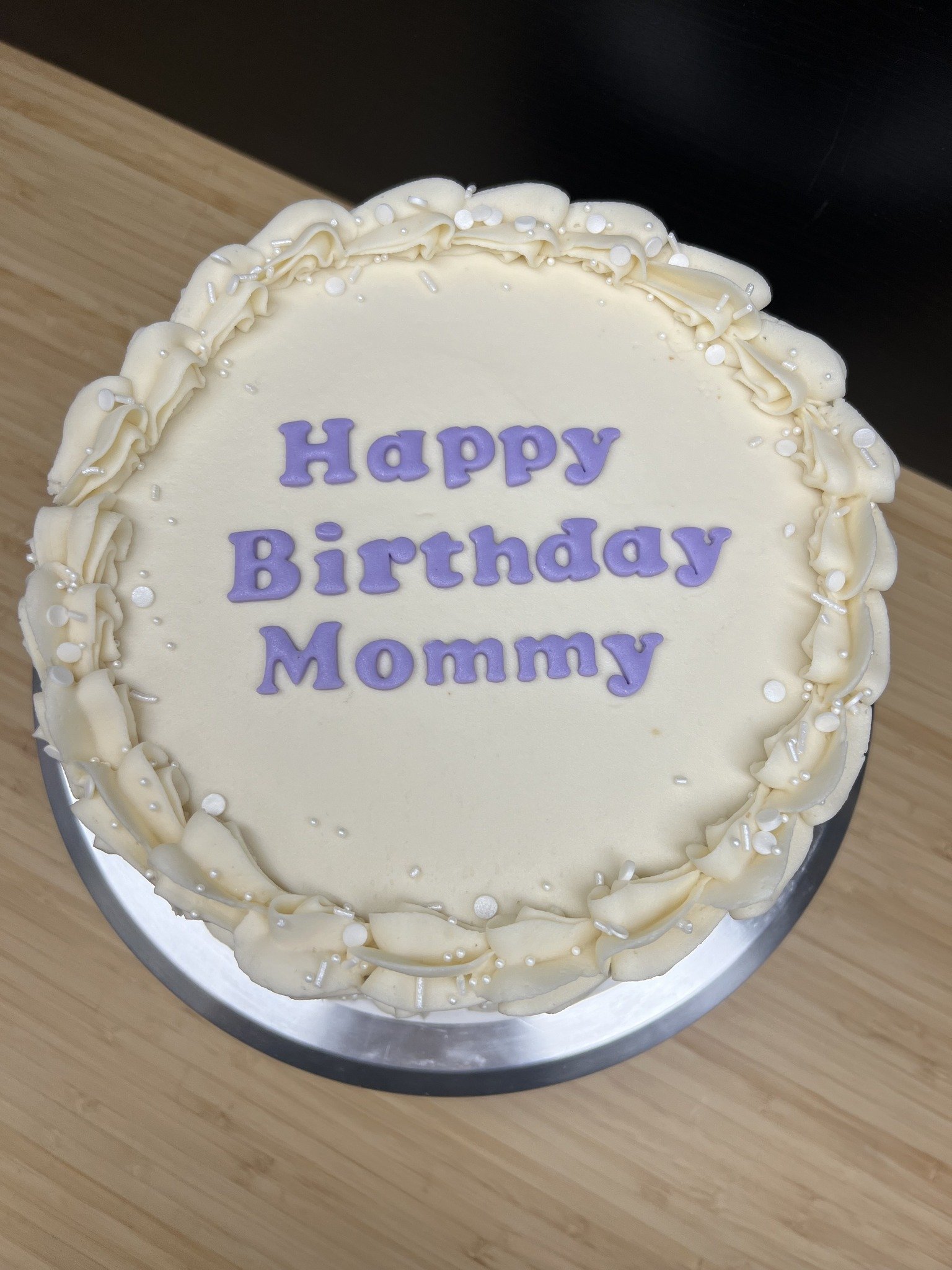 Simple and sweet 💜
Message us for all of your cake and cupcake needs!

 #johnsonvillecakes #cakesofwacotexas #cakesofmcgregortexas #cakesofwaco #birthdaycakesofwaco #cakesofmcgregor #wacocakes #happybirthdaymommy