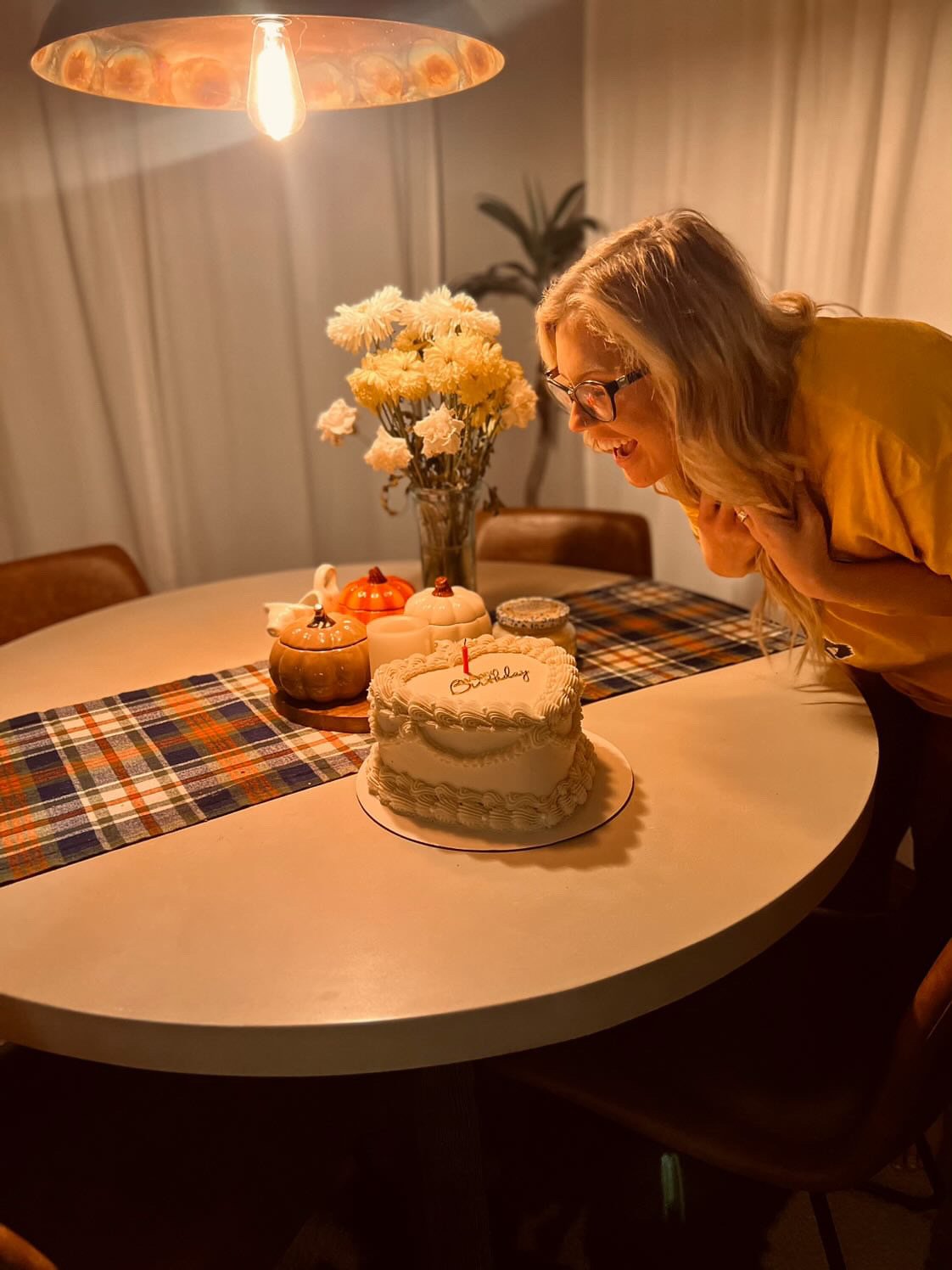 We loooove this beautiful photo of one of our customers enjoying her gorgeous cake 🥹

 #johnsonvillecakes #cakesofwacotexas #cakesofmcgregortexas #cakesofwaco #birthdaycakesofwaco #cakesofmcgregor #wacocakes #heartcake #wacoheartcakes