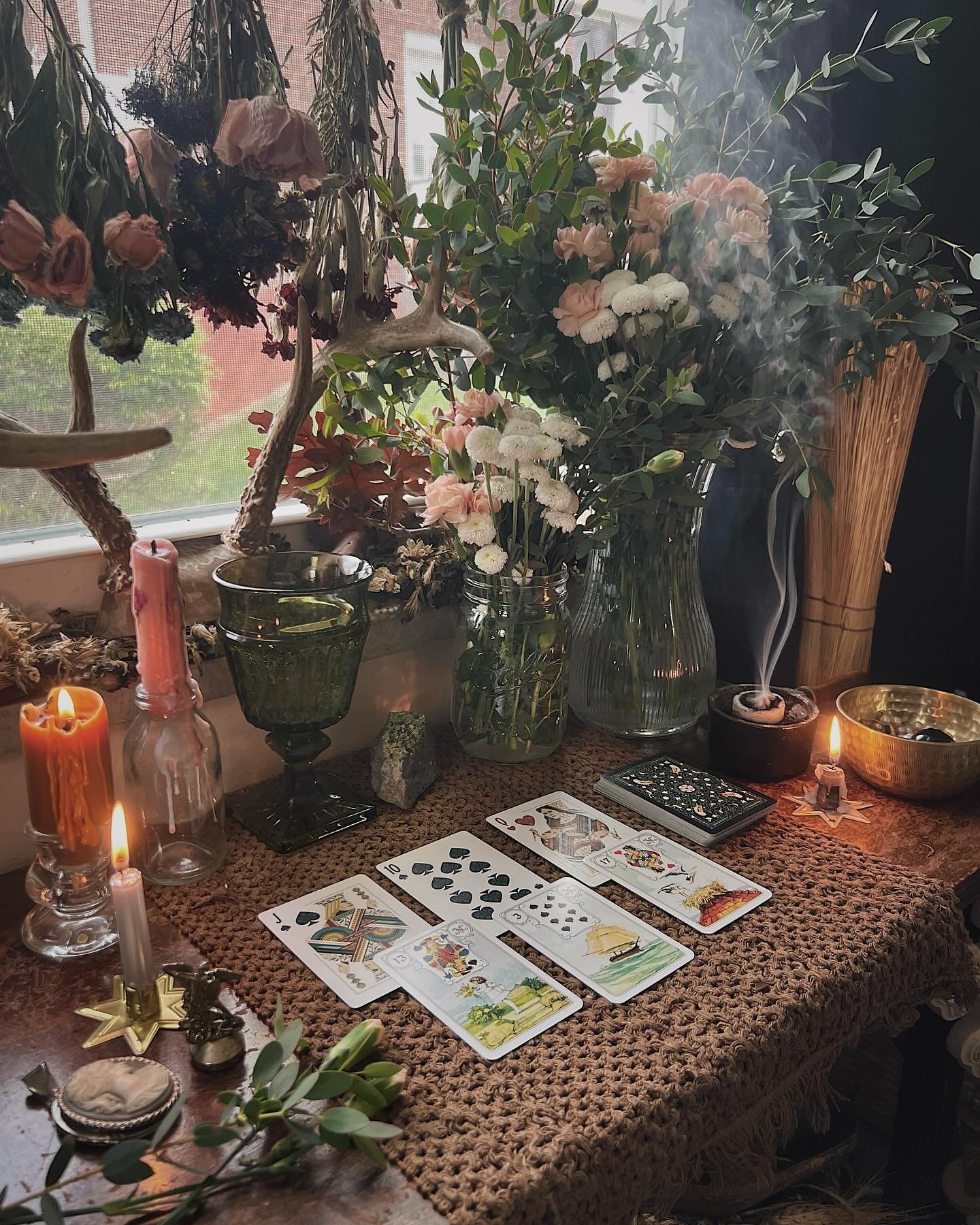 As I&rsquo;ve gotten more practice with Lenormand, I&rsquo;ve started incorporating the corresponding playing cards into my readings with the goal of using the oldschool cards exclusively.🃏

I was initially worried that the memorization would be an 