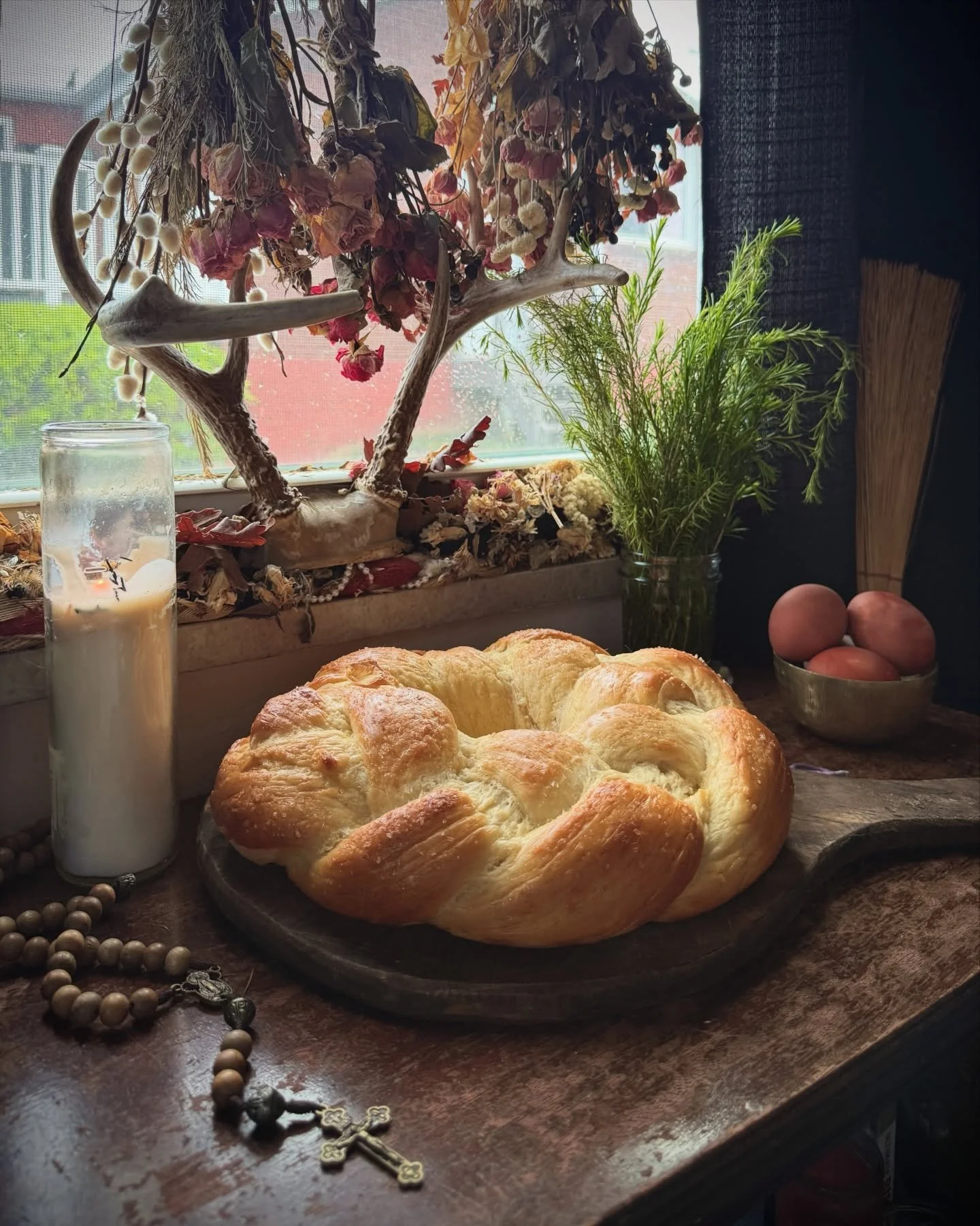 Happy Easter 𓇬 I managed to get my Good Friday bread in the oven on time (it&rsquo;s been a few years since I&rsquo;ve done a braided wreath, the version I usually associate with Pascha). It turned out really lovely and I&rsquo;ll be able to use it 