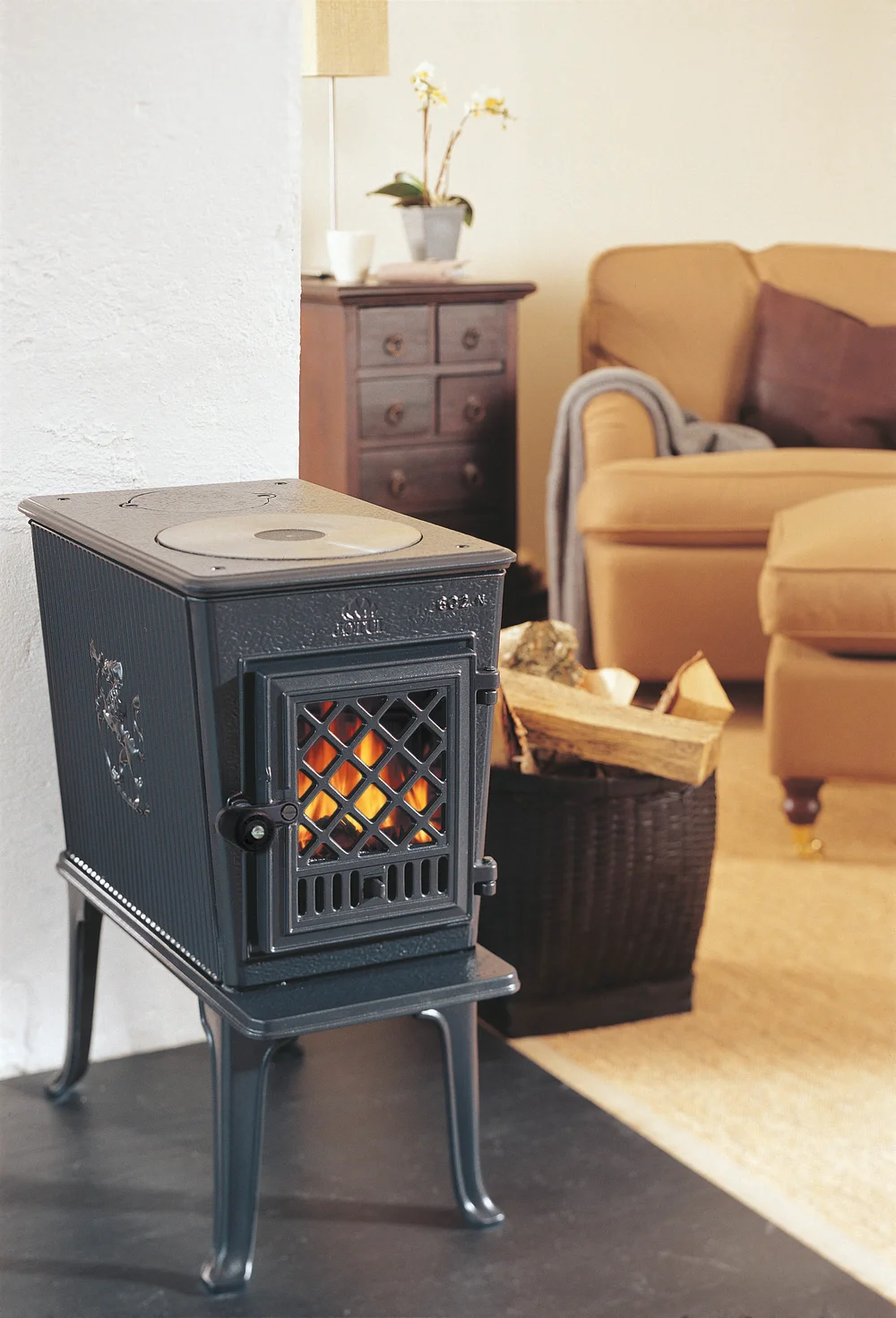 Jøtul F-602 Cast Iron Wood Stove — Fleet-Plummer