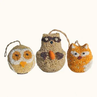 These solid seed, nut and fruit wild bird treats are a darling gift for anyone. Each has a hanger included and is totally edible. Premium seed make these irresistible to the birds and loved by all your “woodland friends”.