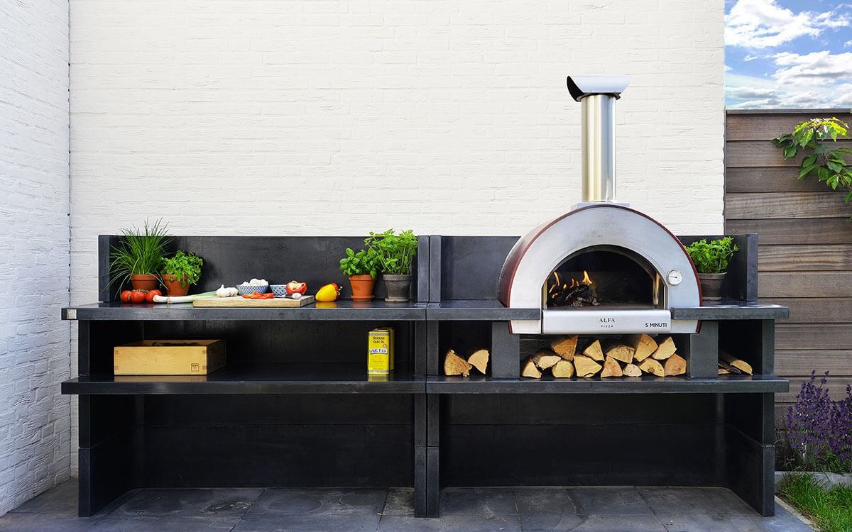 5-minuti-outdoor-kitchen-it-is-the-best-selling-wood-fired-pizza-oven-1200x750.jpeg