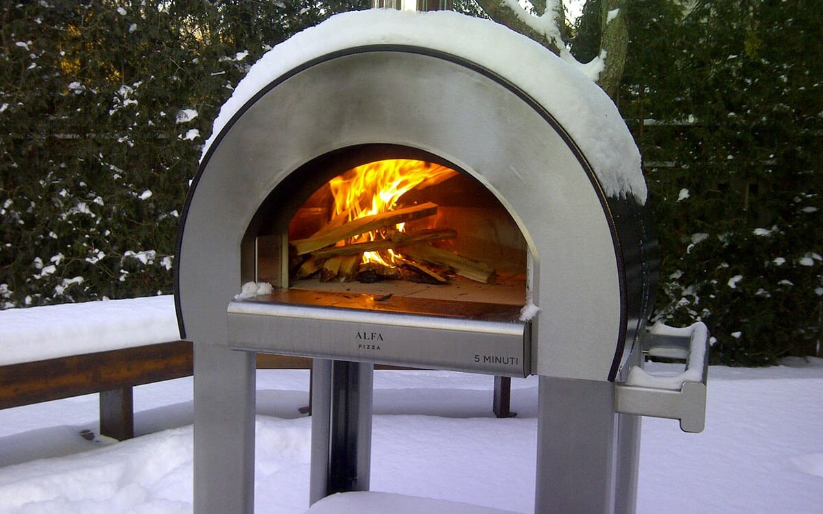 compact-wood-burning-oven-for-pizza-and-bread.-1200x750.jpg