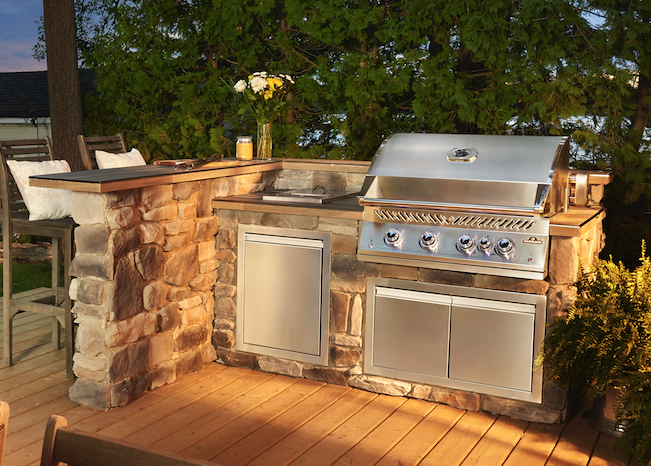 Outdoor Kitchen with Napoleon